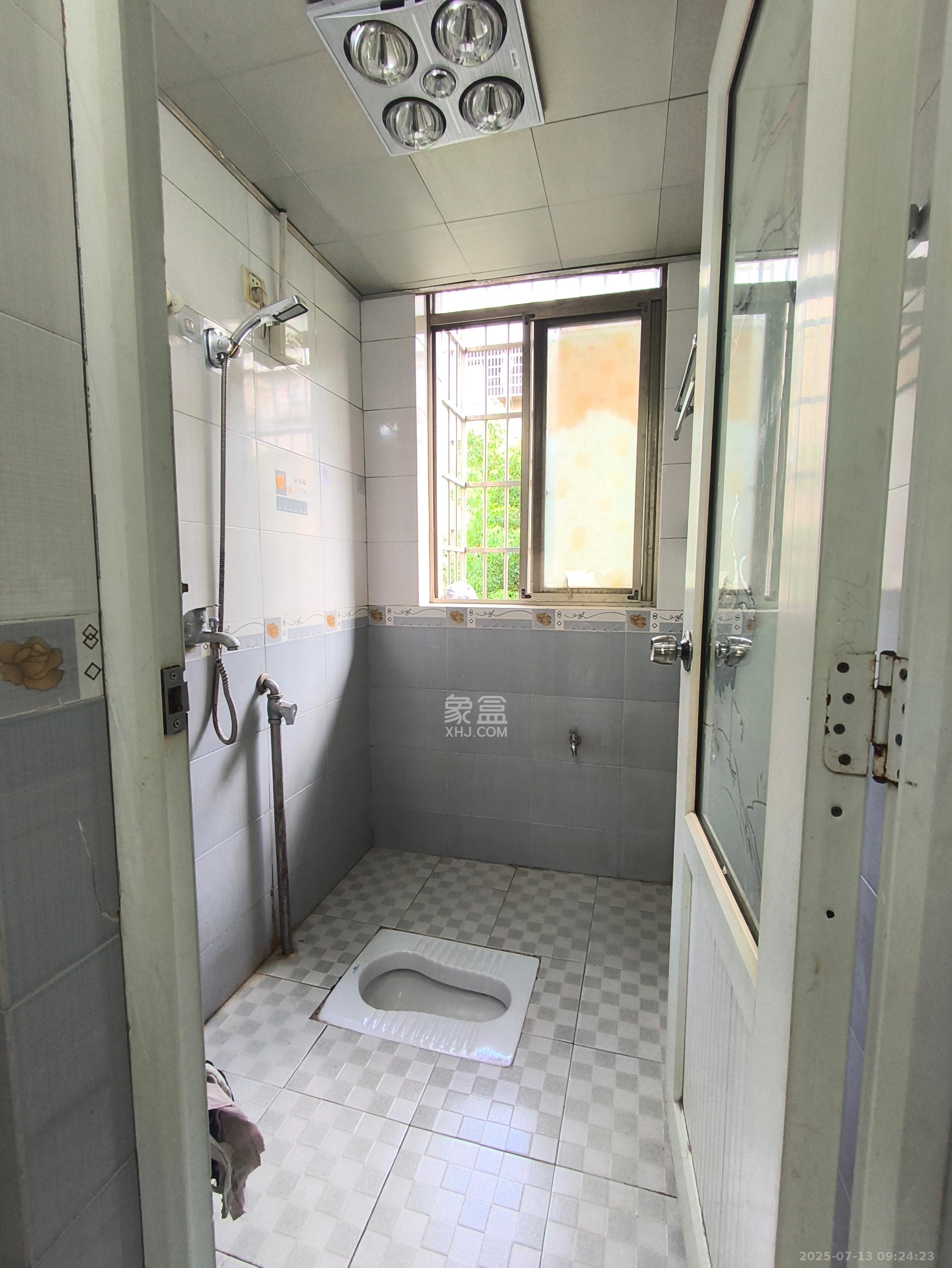 黄鹤小区1片  2室1厅1卫   1600.00元/月室内图