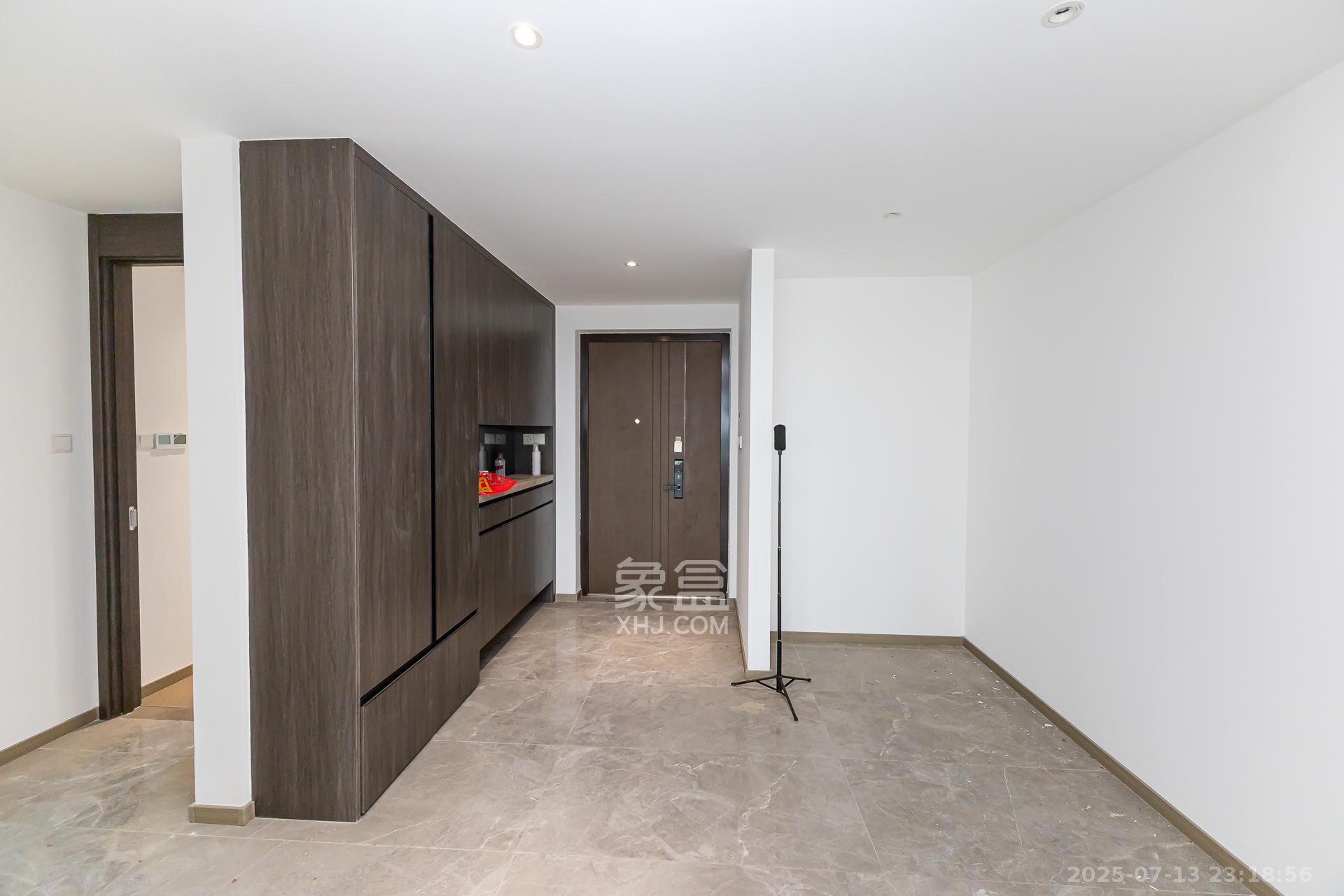 越秀湘江星汇城三期 4室2厅3卫 260.0万 越秀湘江星汇城三期 4室2厅3卫 260.0万客厅