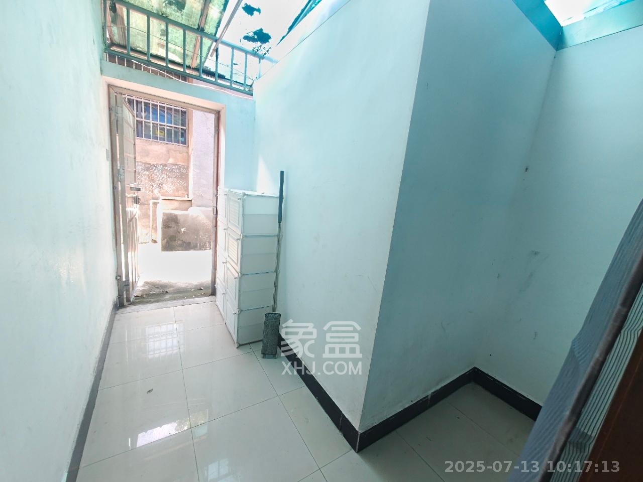 宝塔山私房散盘 1室1厅1卫 1400.0元/月 宝塔山私房散盘 1室1厅1卫 1400.0元/月室内图