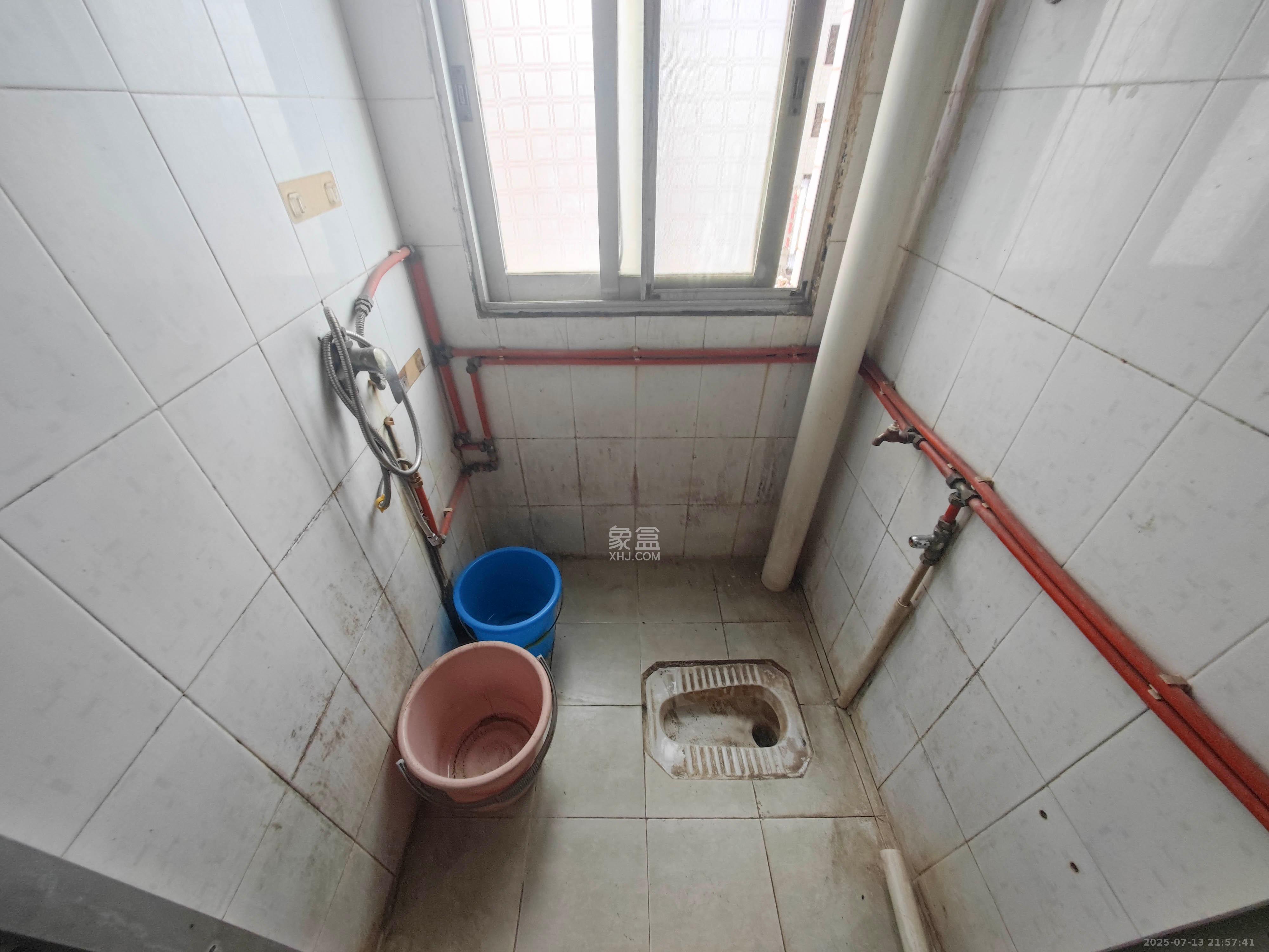 洞井商贸城 1室0厅0卫 98.0万 洞井商贸城 1室0厅0卫 98.0万卫生间