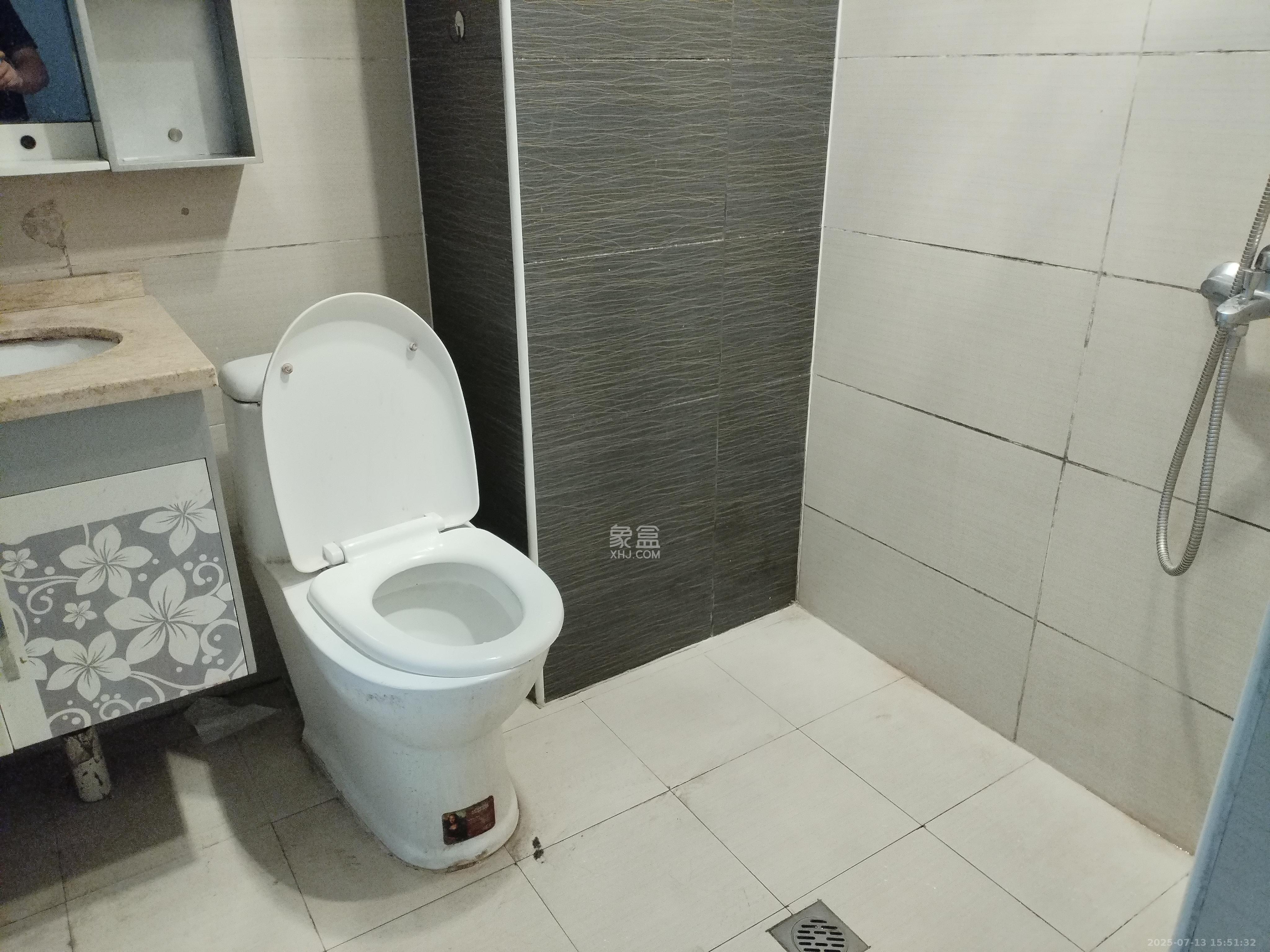 水岸世景  1室1厅1卫   980.00元/月室内图