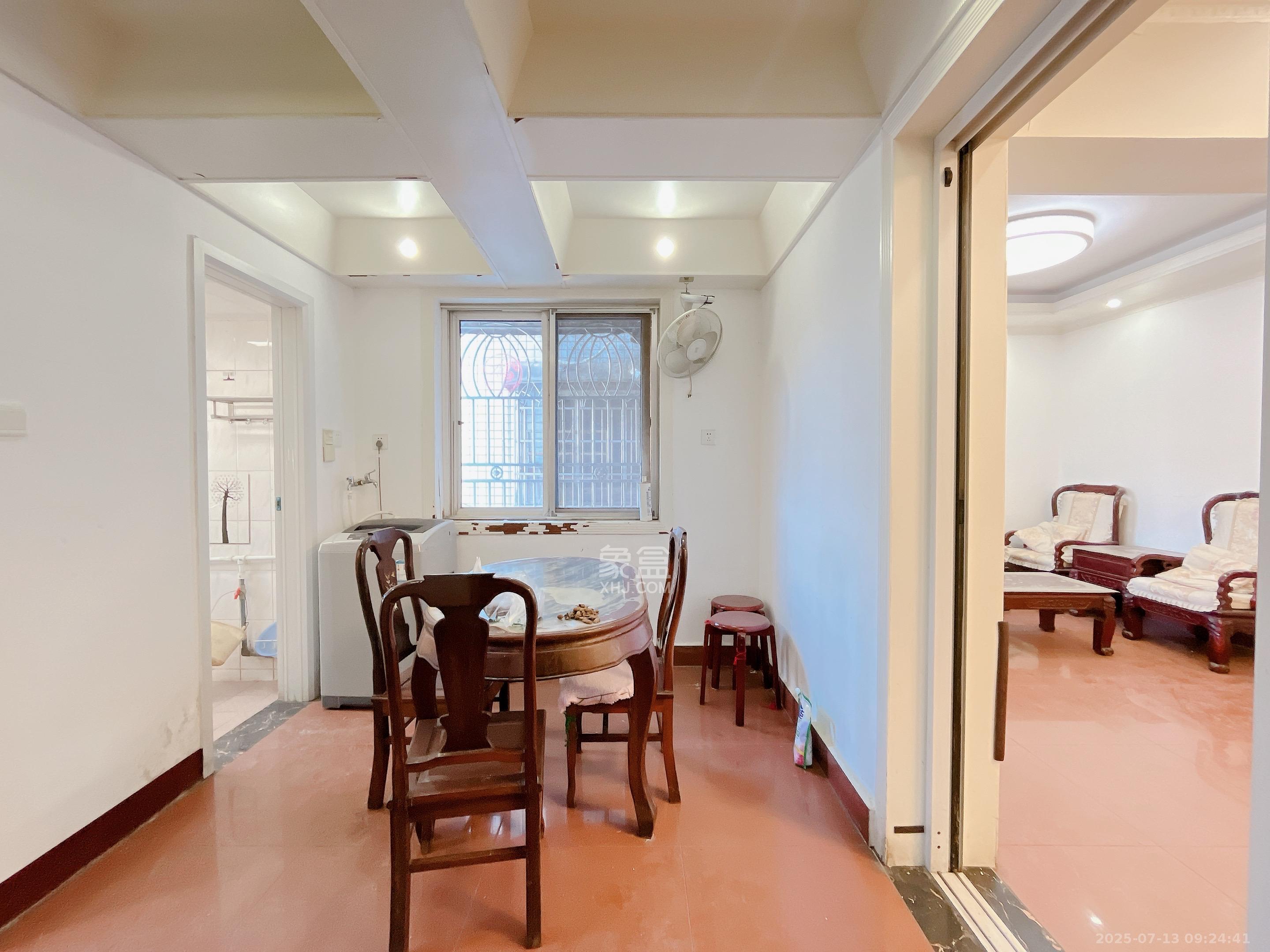 湘春路星沙农村商业银行宿舍(彭家井巷83号) 2室2厅1卫 2100.0元/月 湘春路星沙农村商业银行宿舍(彭家井巷83号) 2室2厅1卫 2100.0元/月室内图