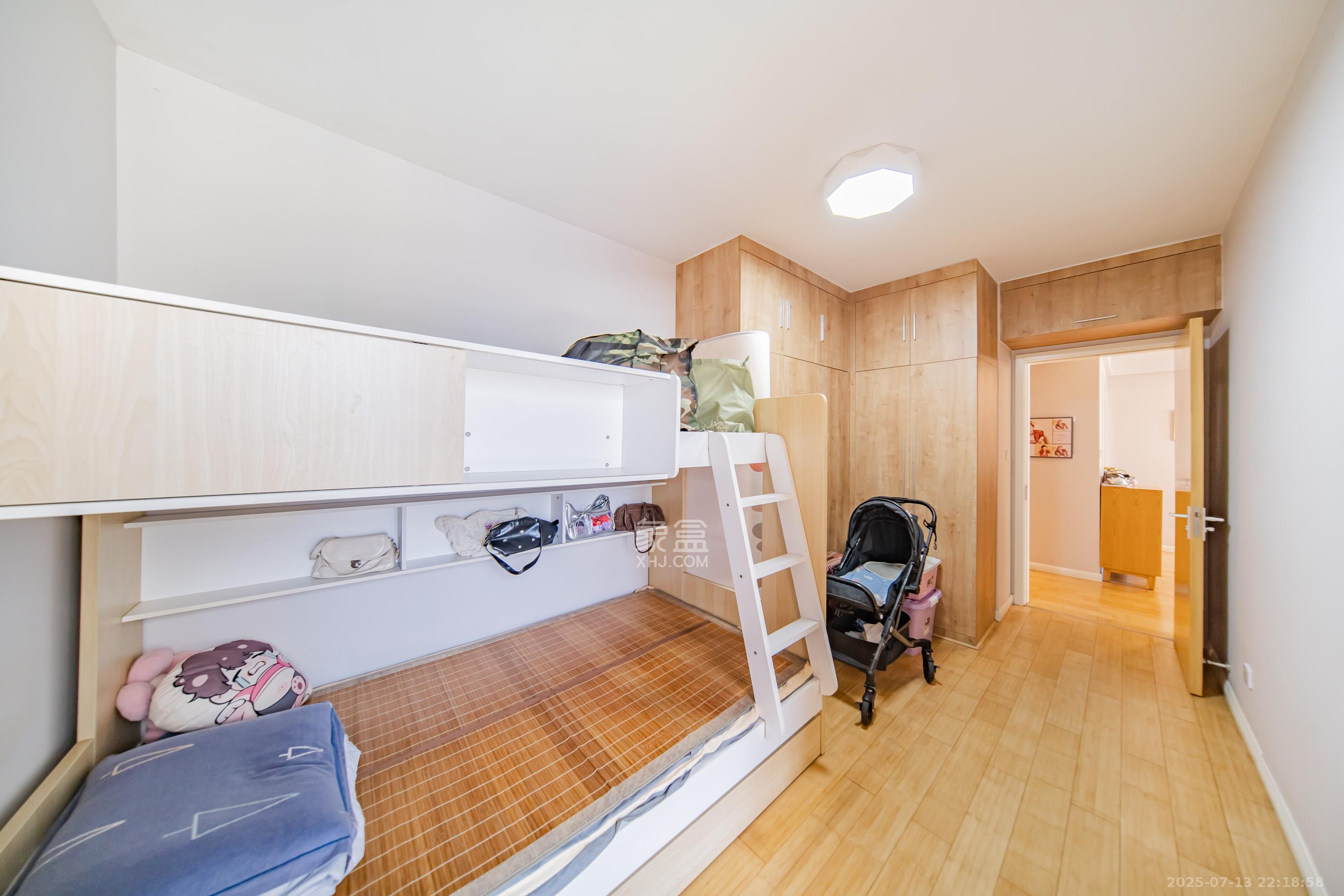 湘熙水郡(观澜海赋家园)  3室2厅1卫    115.0万 湘熙水郡(观澜海赋家园)  3室2厅1卫    115.0万卧室