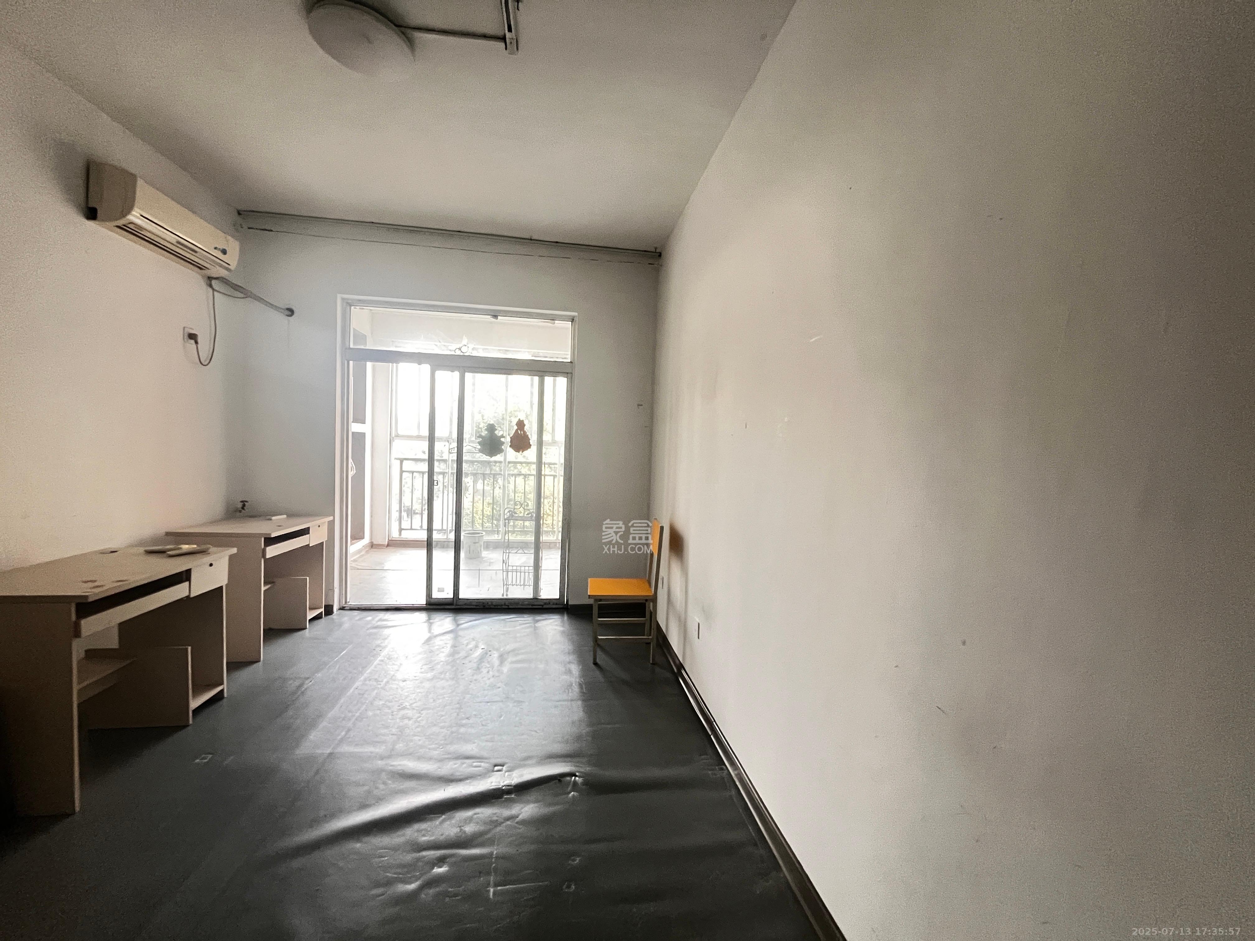 九峰小区（一二三四区）  1室2厅2卫   2300.00元/月室内图