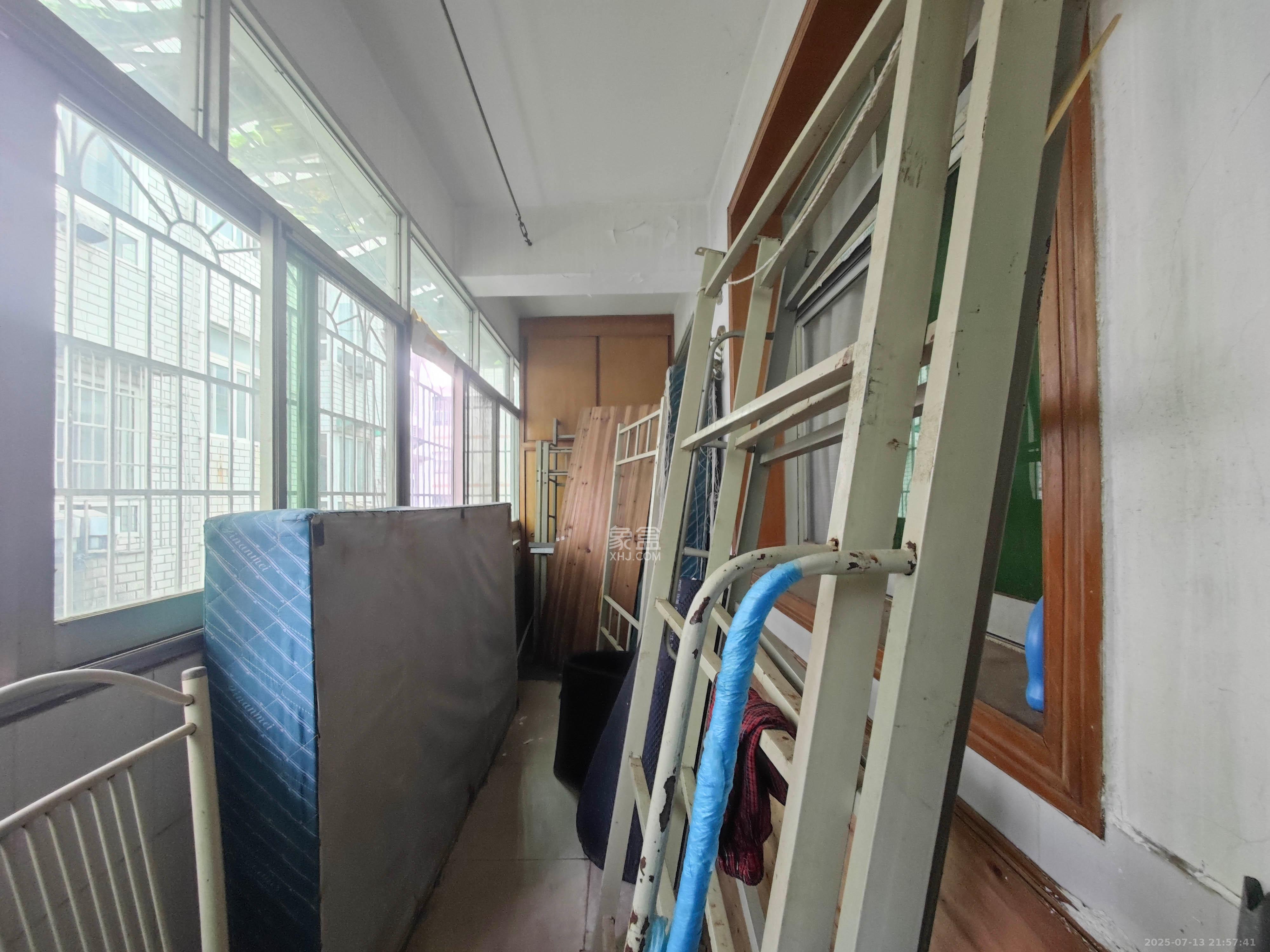 洞井商贸城 1室0厅0卫 98.0万 洞井商贸城 1室0厅0卫 98.0万其他