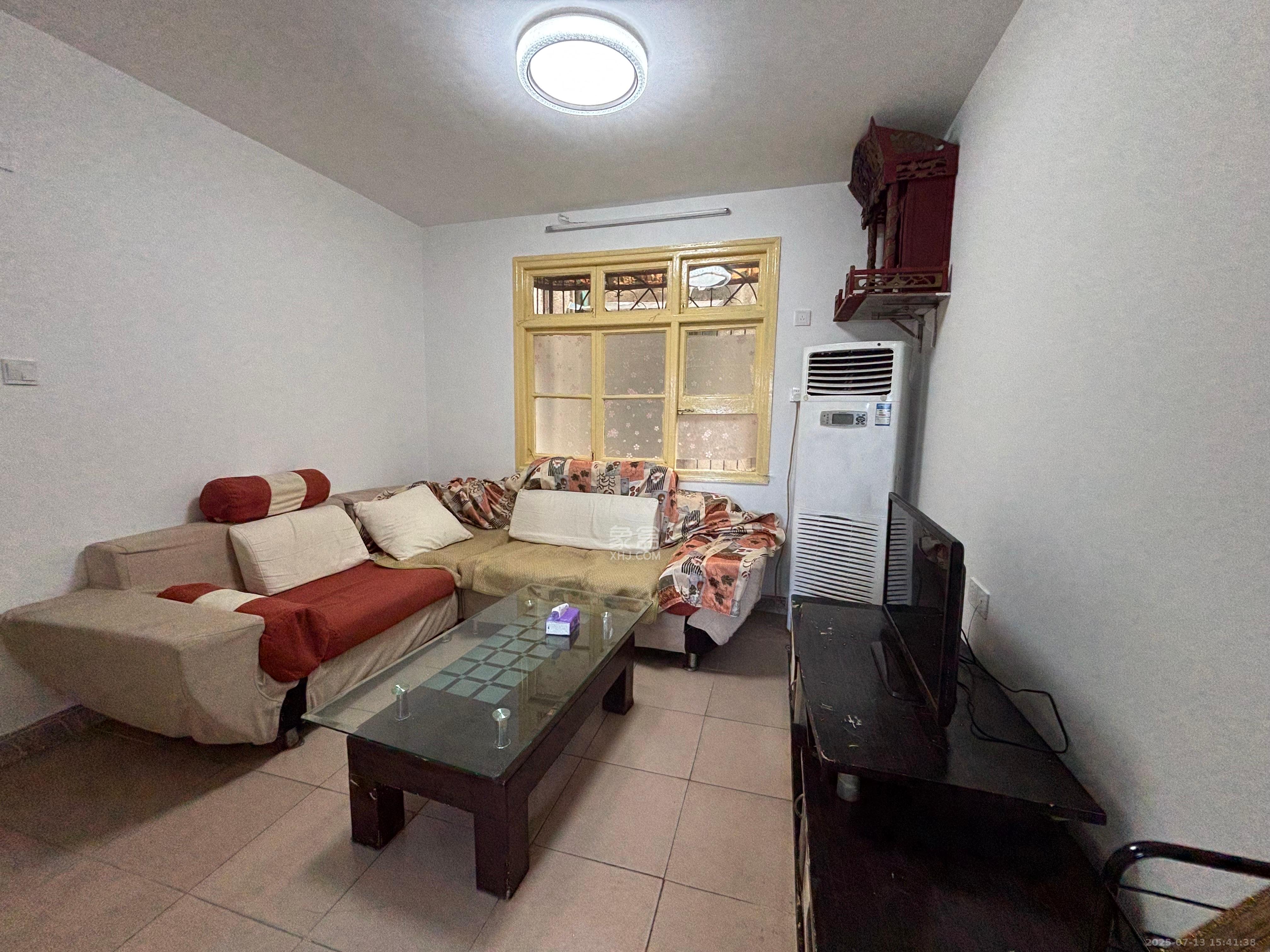 安居楼  1室1厅1卫    1200.0元/月 安居楼  1室1厅1卫    1200.0元/月室内图1