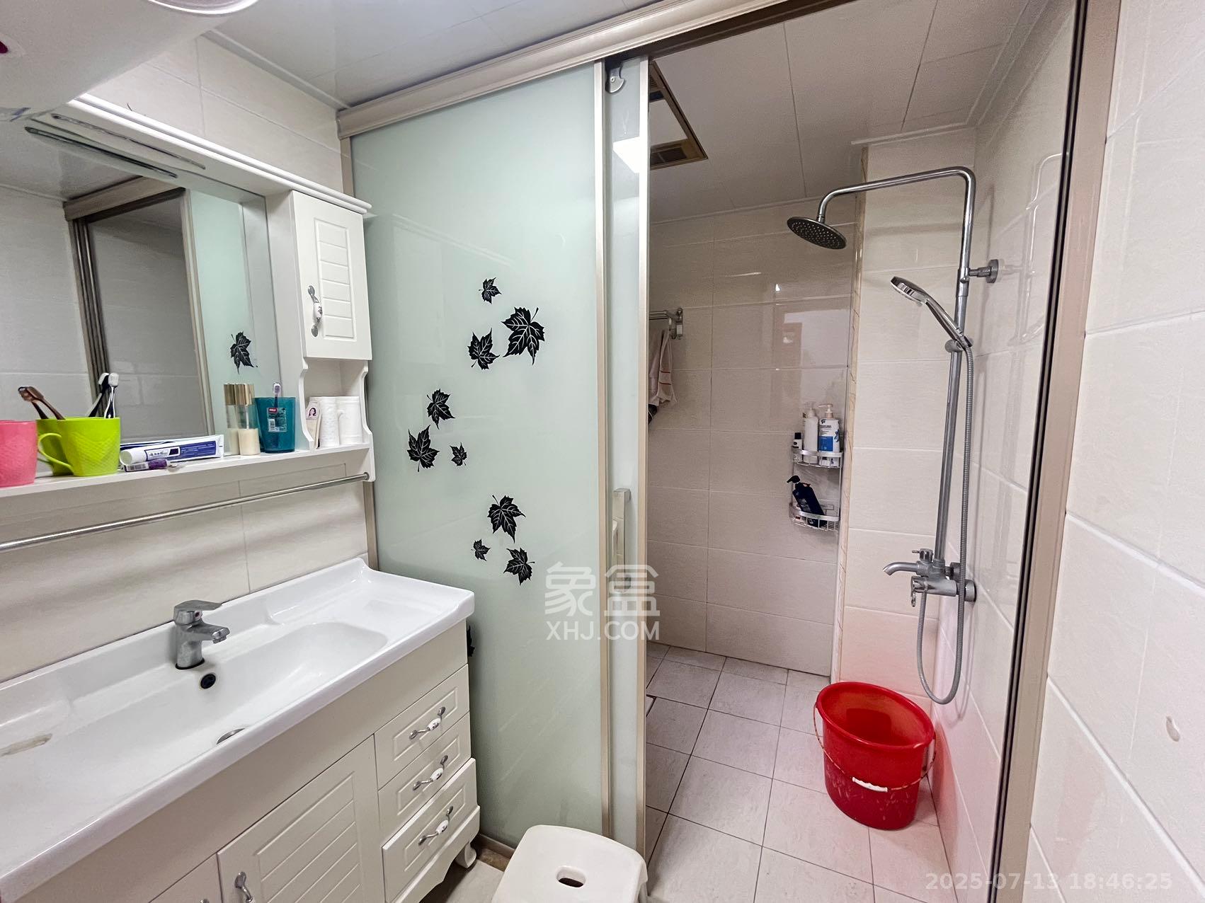 珠江东方明珠（新地东方明珠）三期  3室2厅2卫    2100.0元/月室内图