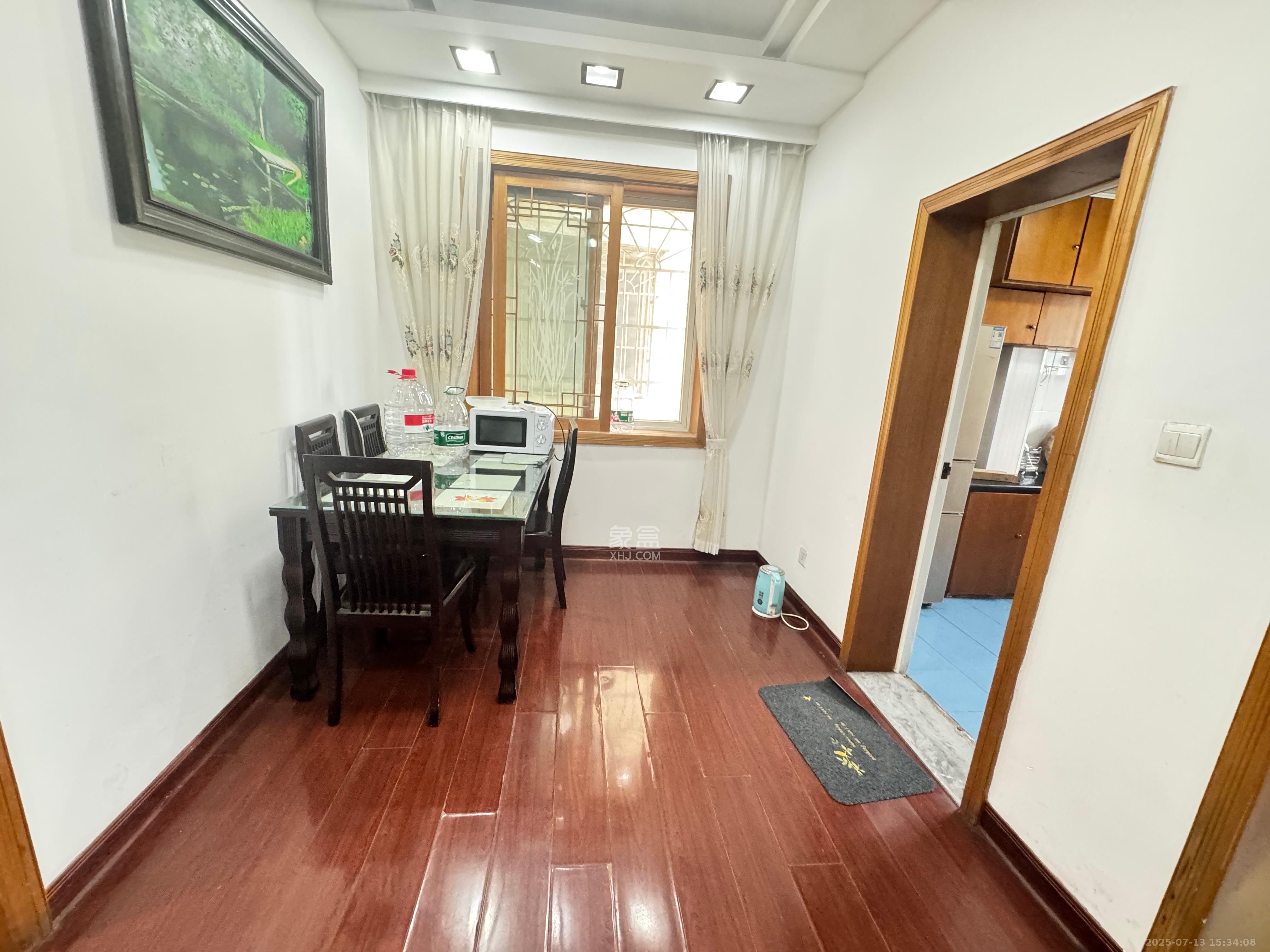 下碧湘街散盘 3室2厅1卫 3000.0元/月 下碧湘街散盘 3室2厅1卫 3000.0元/月室内图