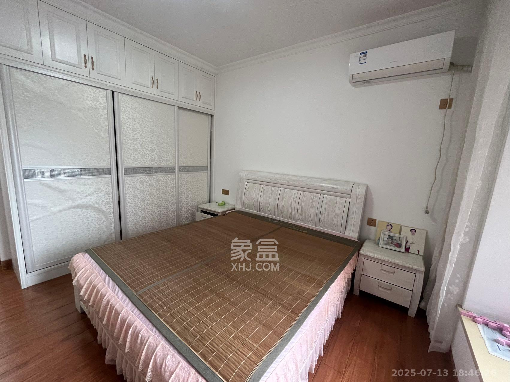 珠江东方明珠（新地东方明珠）三期  3室2厅2卫    2100.0元/月室内图