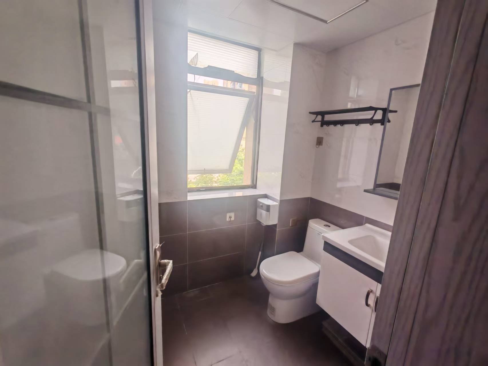 春藤小镇  4室2厅2卫    110.0万 春藤小镇  4室2厅2卫    110.0万室内图