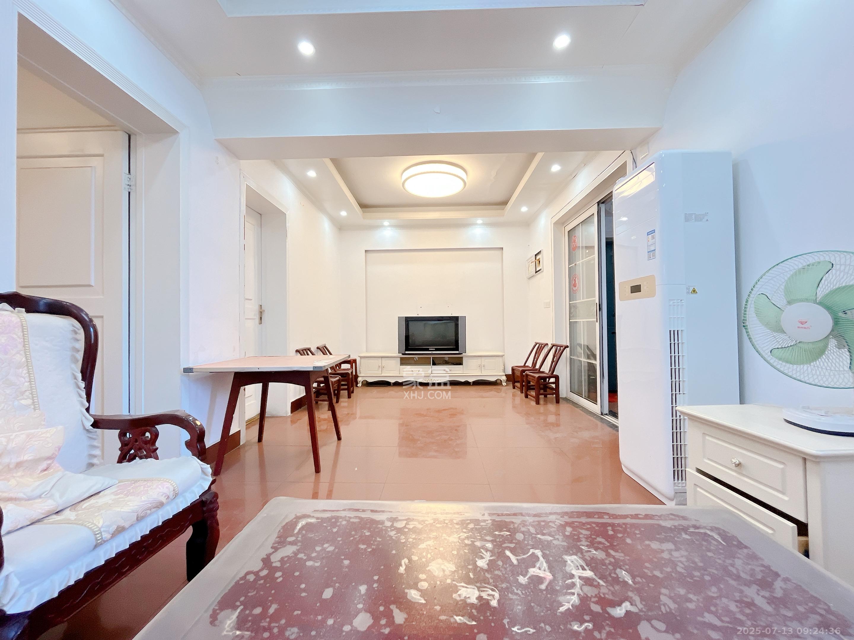 湘春路星沙农村商业银行宿舍(彭家井巷83号) 2室2厅1卫 2100.0元/月 湘春路星沙农村商业银行宿舍(彭家井巷83号) 2室2厅1卫 2100.0元/月室内图