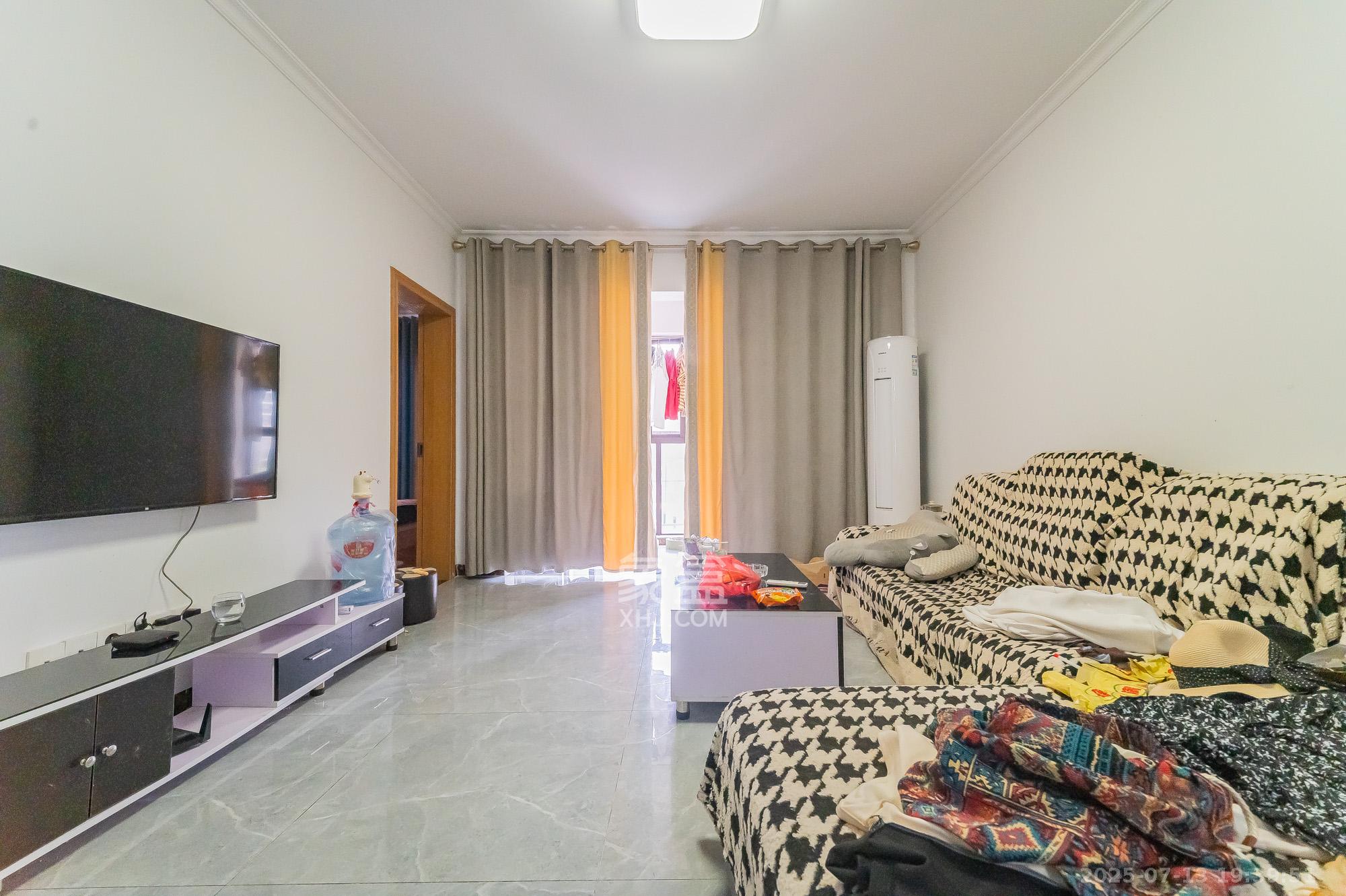 国泰九龙湾 3室2厅1卫 71.8万 国泰九龙湾 3室2厅1卫 71.8万客厅