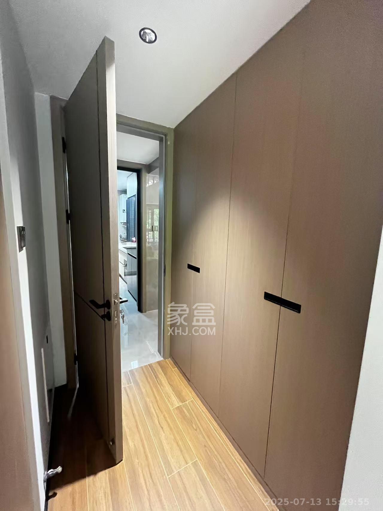 王府花园  3室2厅2卫   4500.00元/月室内图
