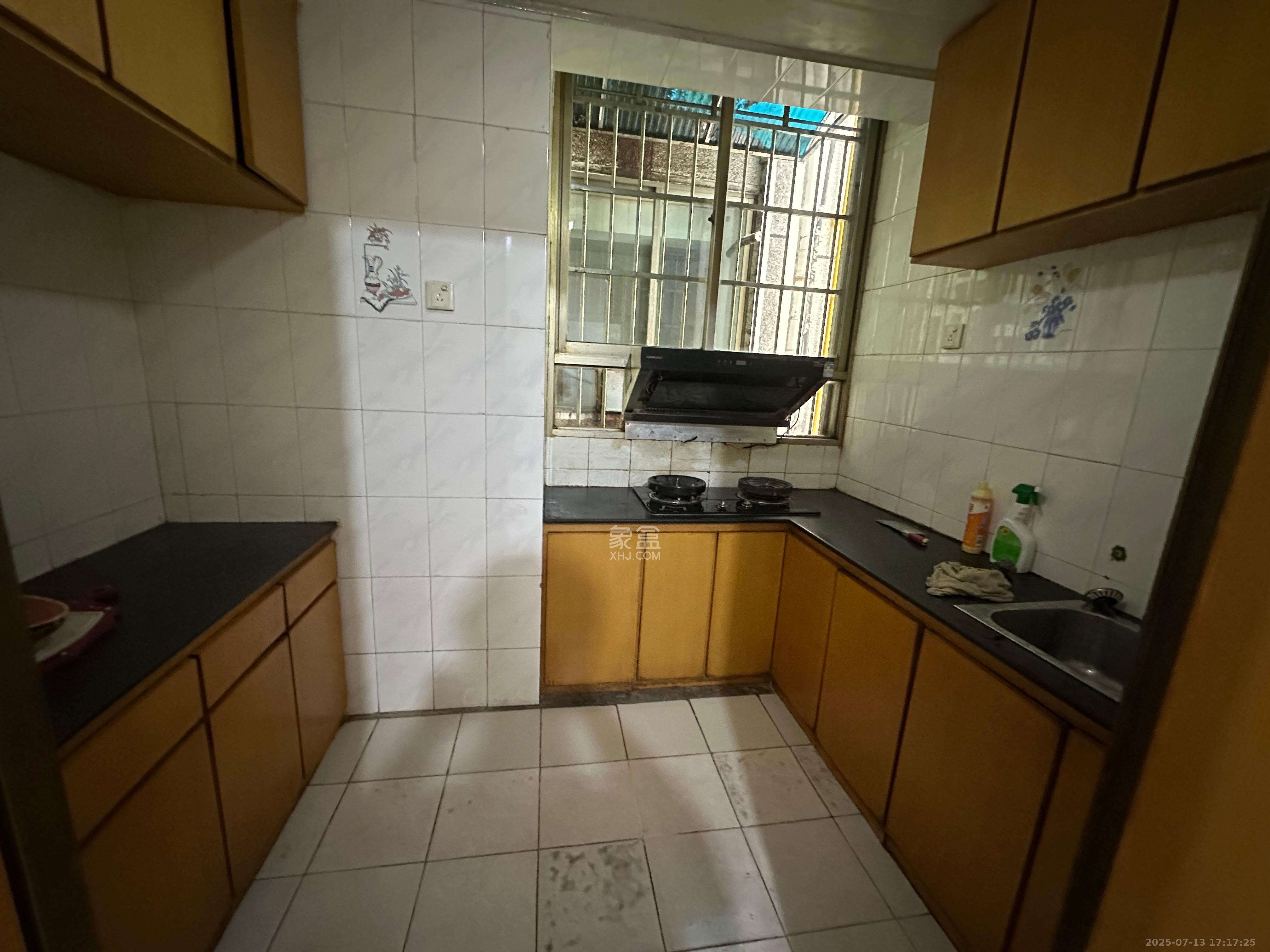 赤岗小区(一二三片) 2室1厅1卫 1500.0元/月 赤岗小区(一二三片) 2室1厅1卫 1500.0元/月室内图