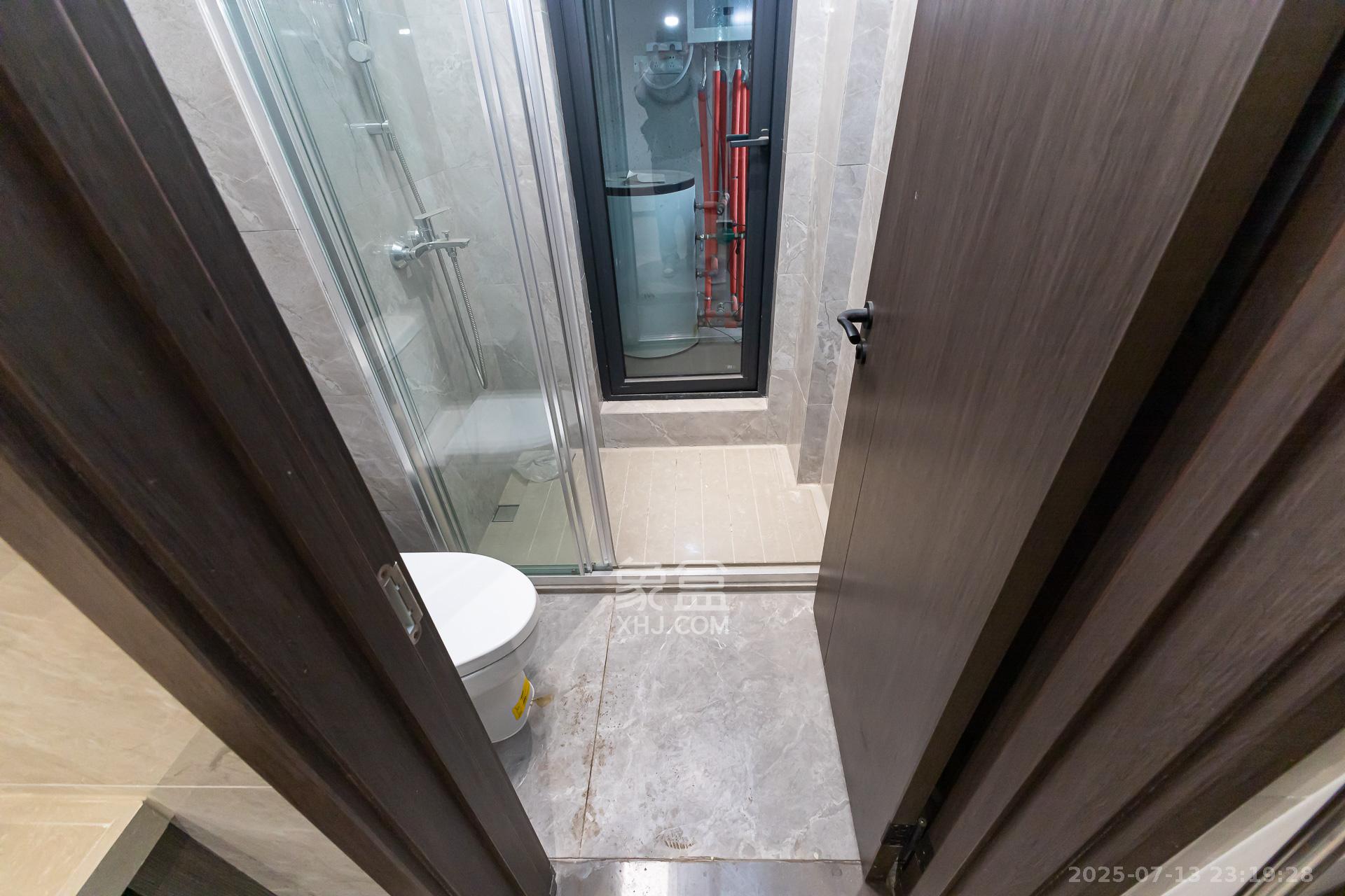 越秀湘江星汇城三期 4室2厅3卫 260.0万 越秀湘江星汇城三期 4室2厅3卫 260.0万卫生间