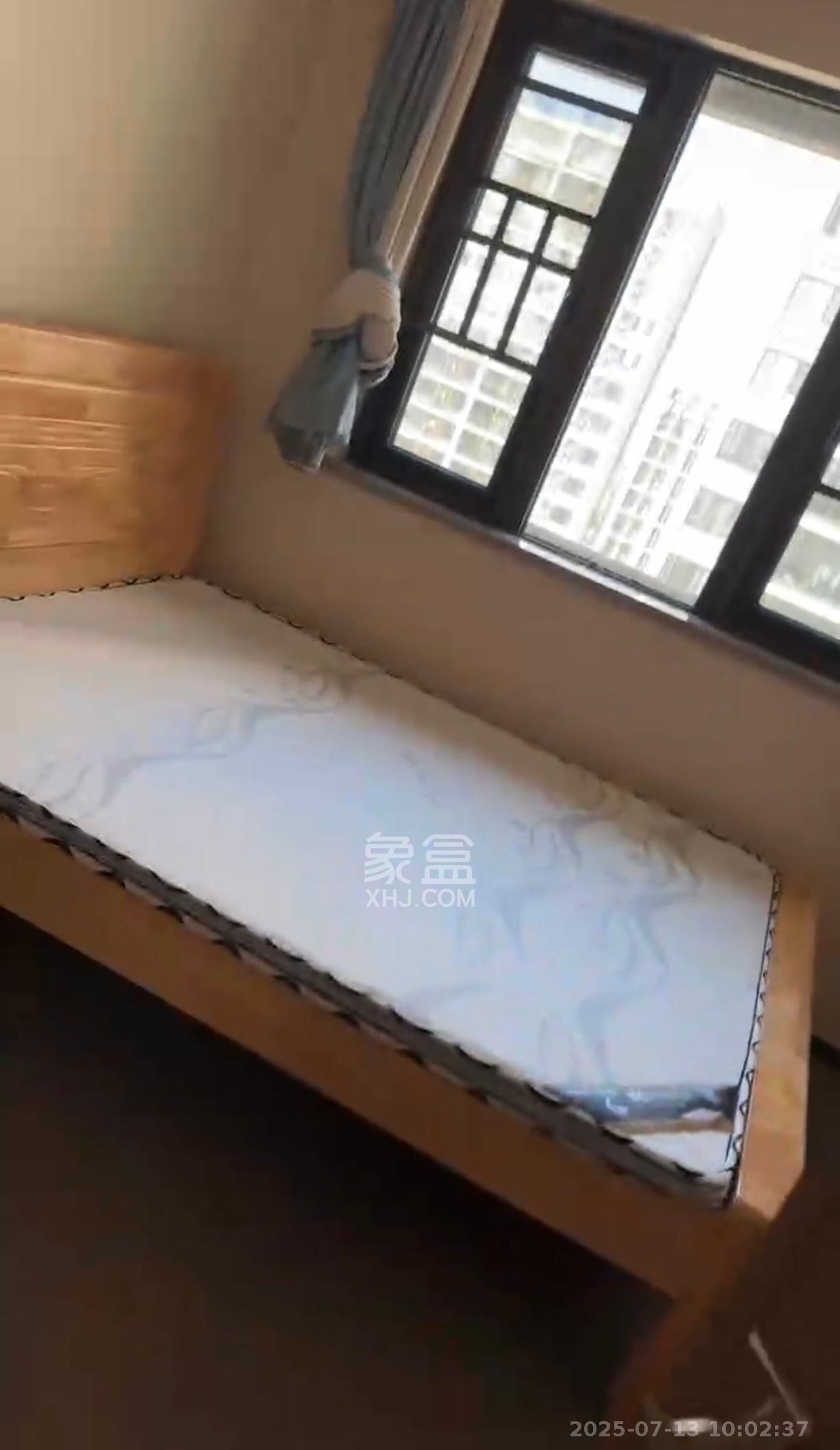 中海阅麓山二期  4室2厅2卫   4000.00元/月室内图