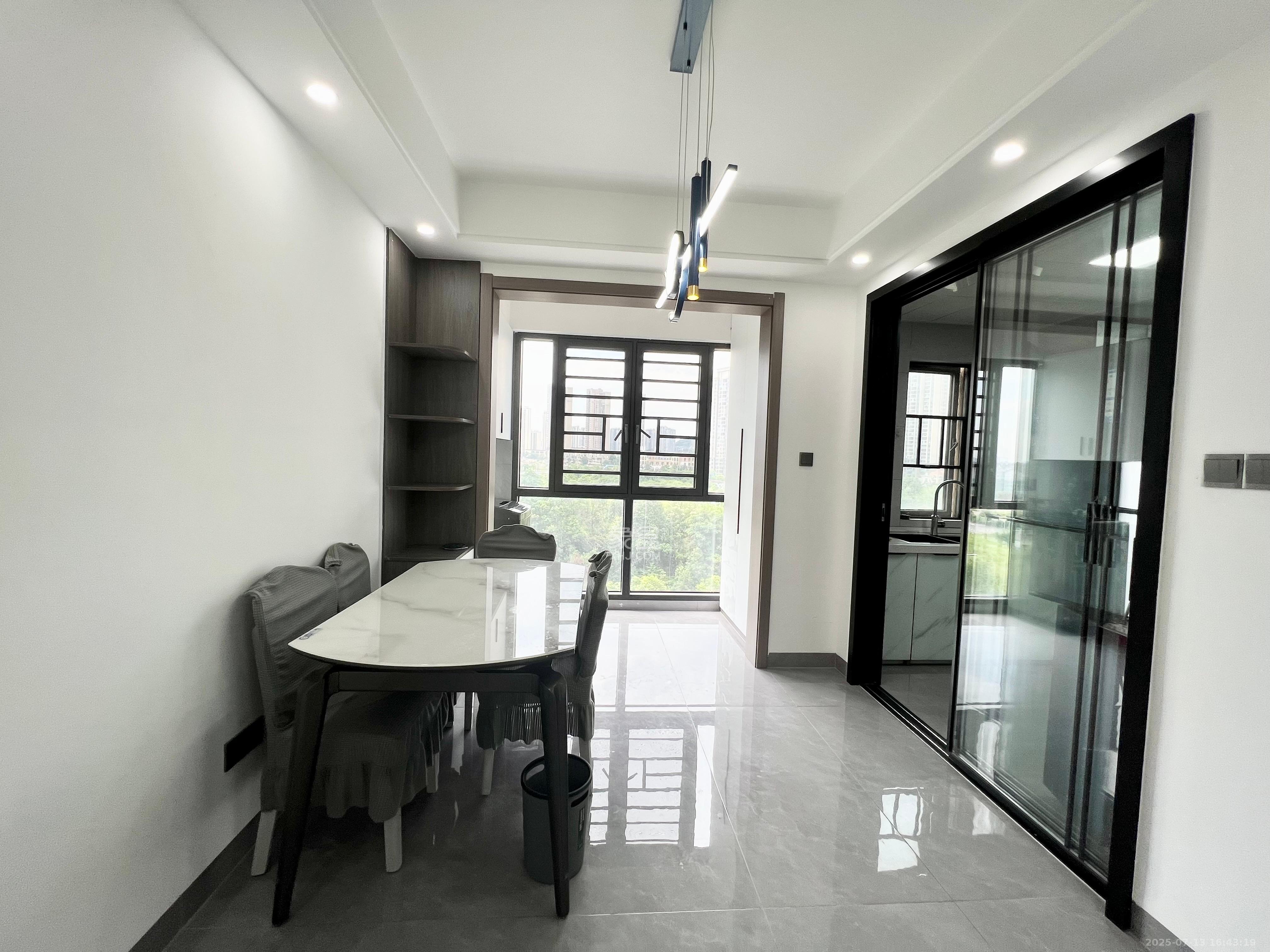 地铁中建君和城 4室2厅2卫 3500.0元/月 地铁中建君和城 4室2厅2卫 3500.0元/月室内图