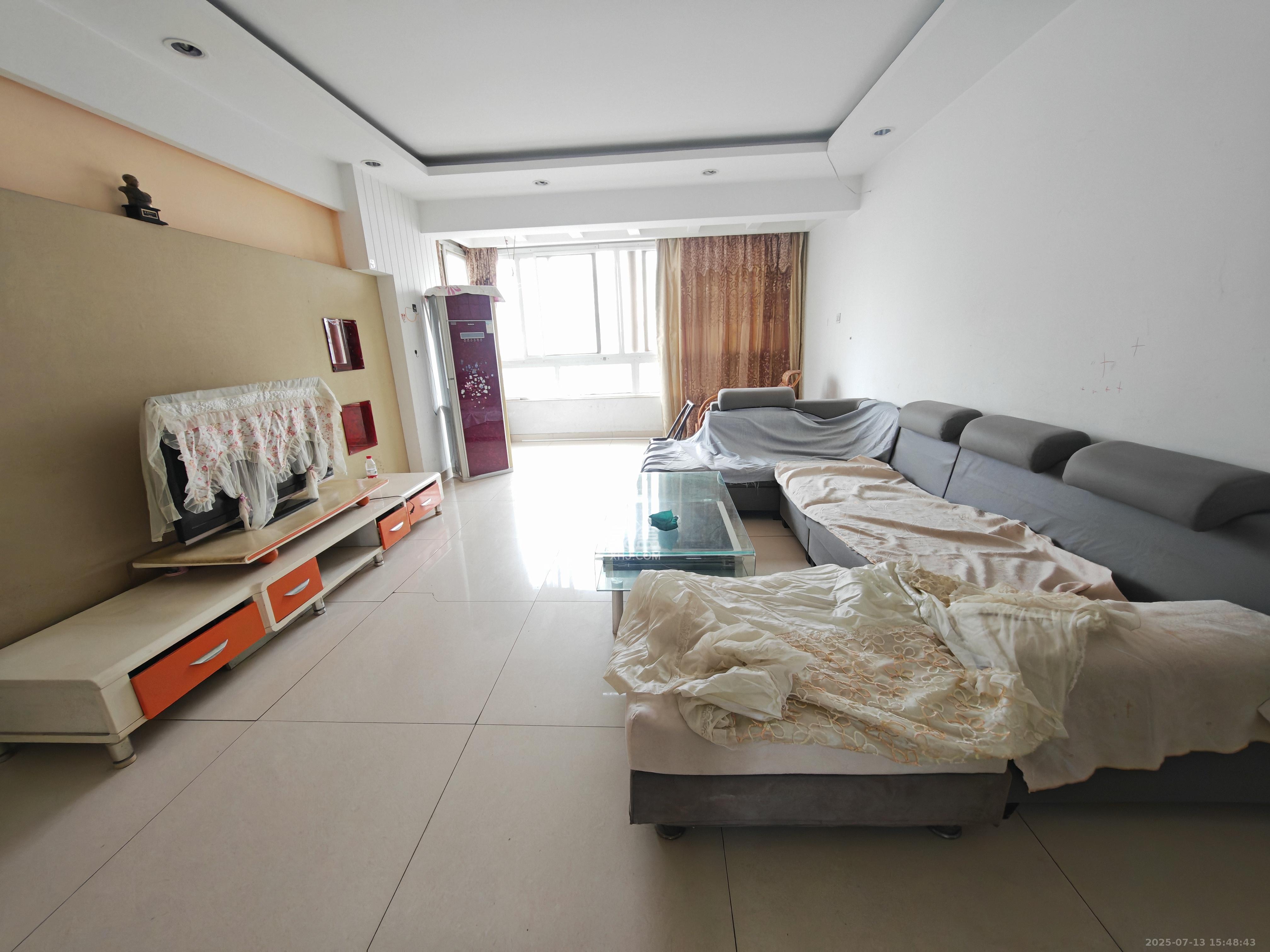 鑫天芙蓉 3室2厅2卫 2200.0元/月 鑫天芙蓉 3室2厅2卫 2200.0元/月室内图