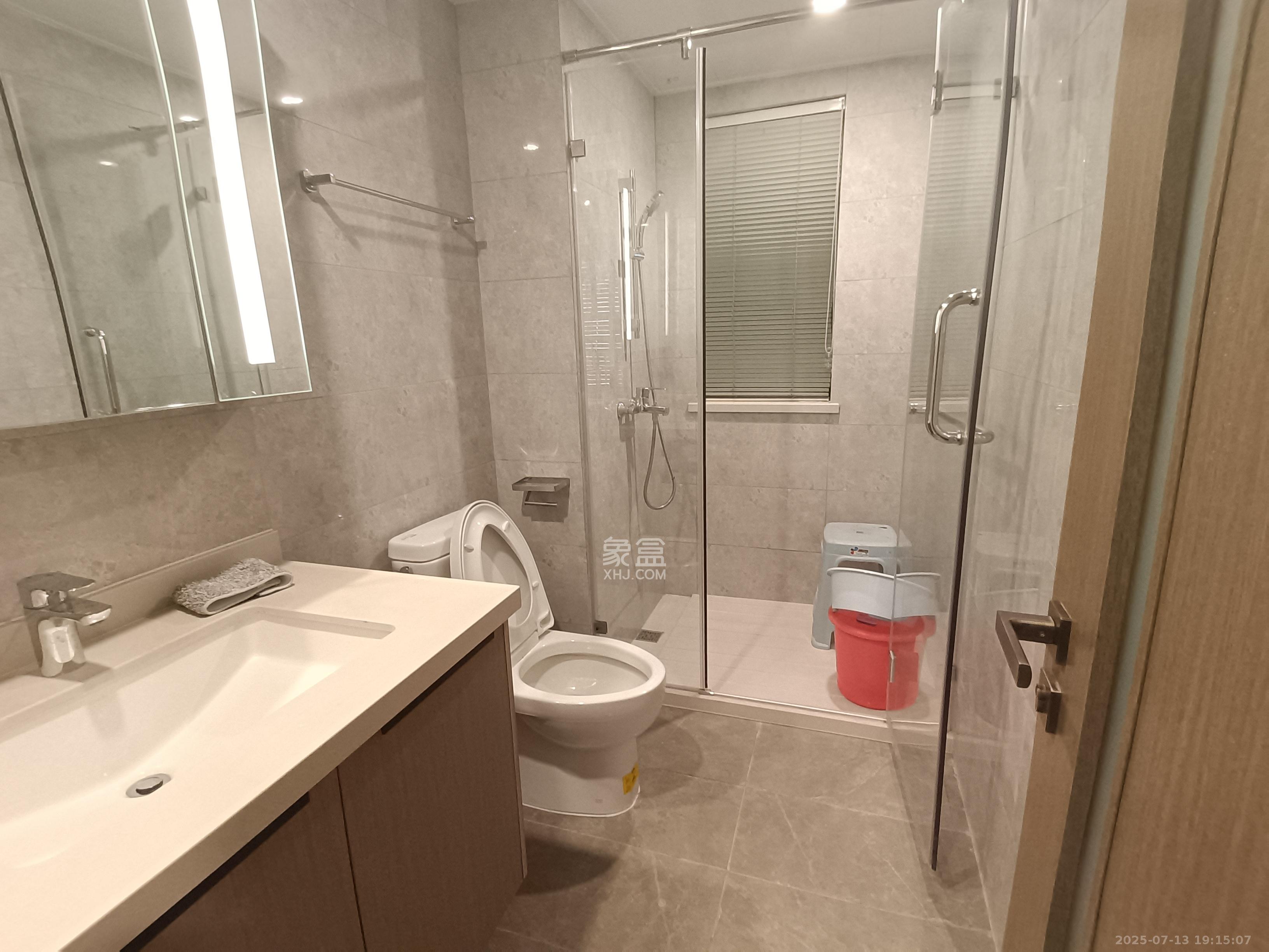 龙湖铂金中心(龙湖春江郦城) 3室2厅2卫 4800.0元/月 龙湖铂金中心(龙湖春江郦城) 3室2厅2卫 4800.0元/月室内图