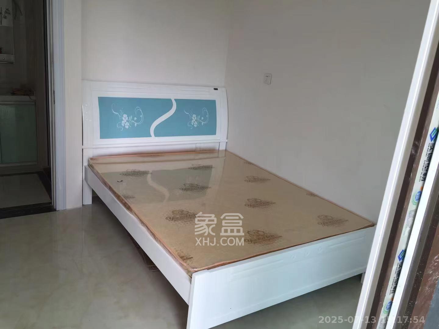 绿地之窗  2室1厅1卫    2000.0元/月