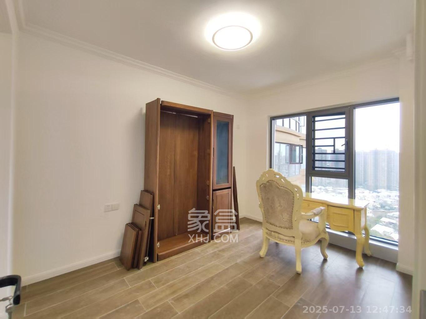 润和紫郡一期  5室2厅2卫    3200.0元/月 润和紫郡一期  5室2厅2卫    3200.0元/月室内图