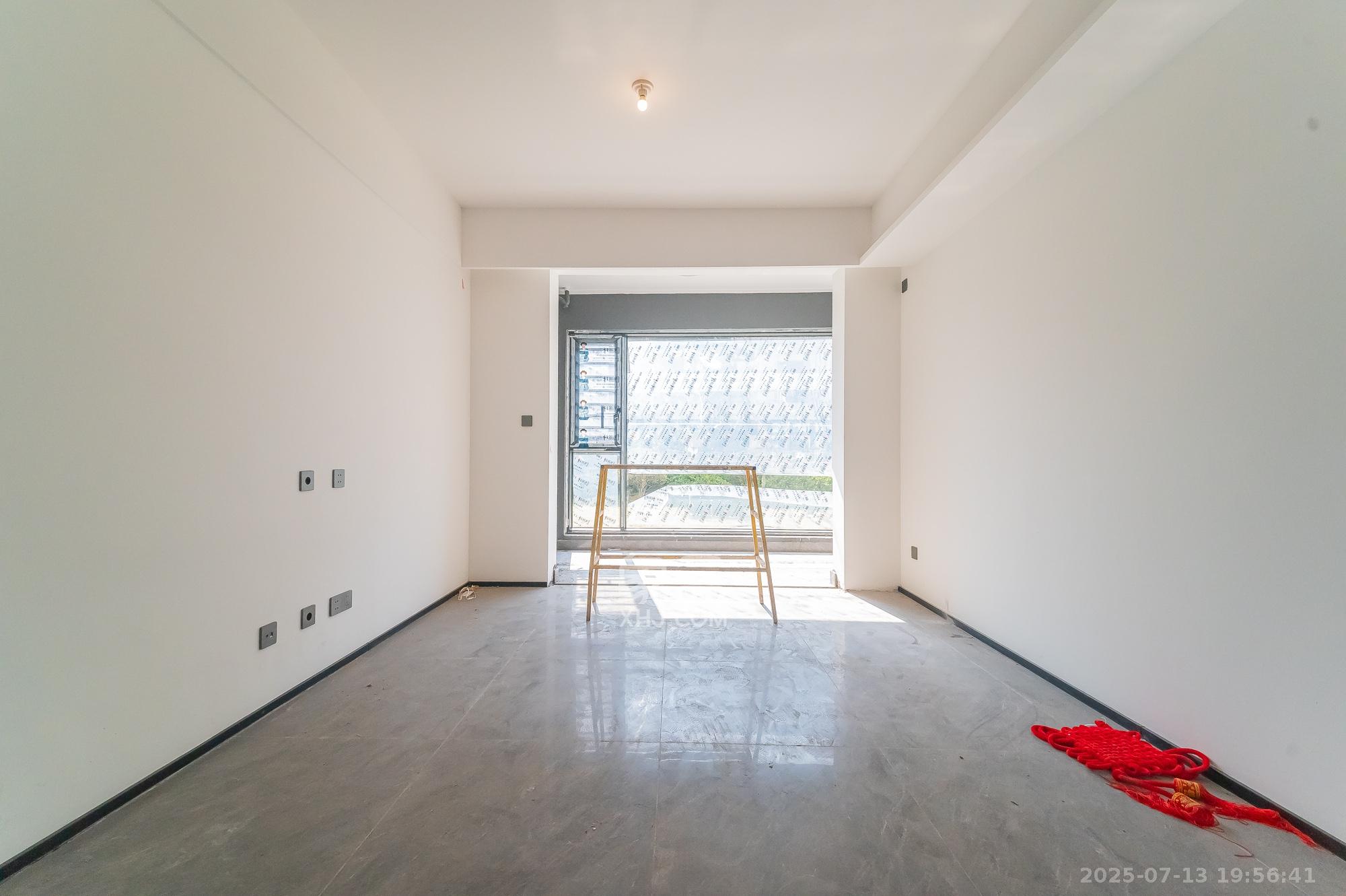 万科松湖天地 3室2厅2卫 139.6万 万科松湖天地 3室2厅2卫 139.6万客厅