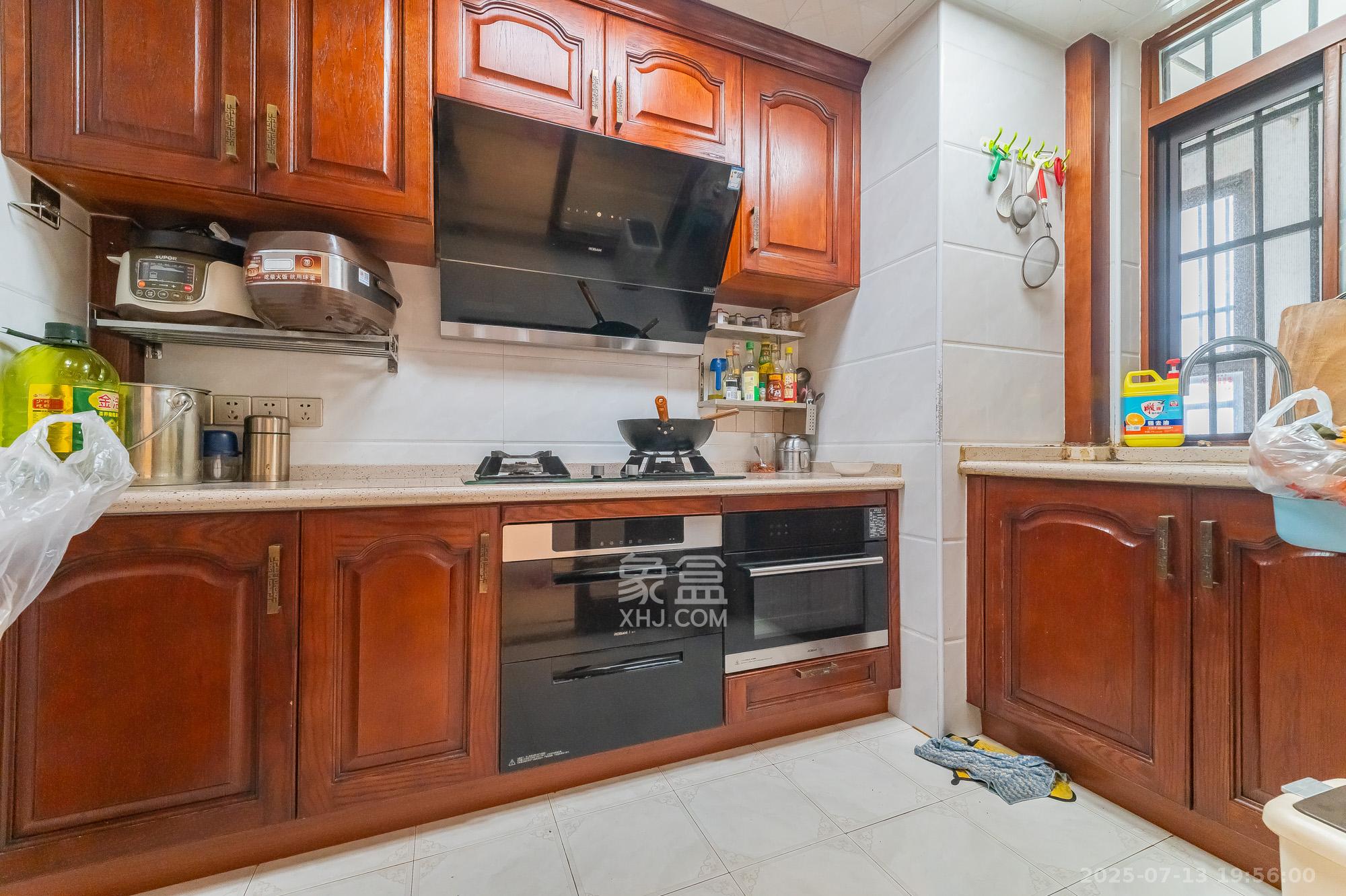 星湖湾一期高层 4室2厅2卫 120.0万 星湖湾一期高层 4室2厅2卫 120.0万厨房