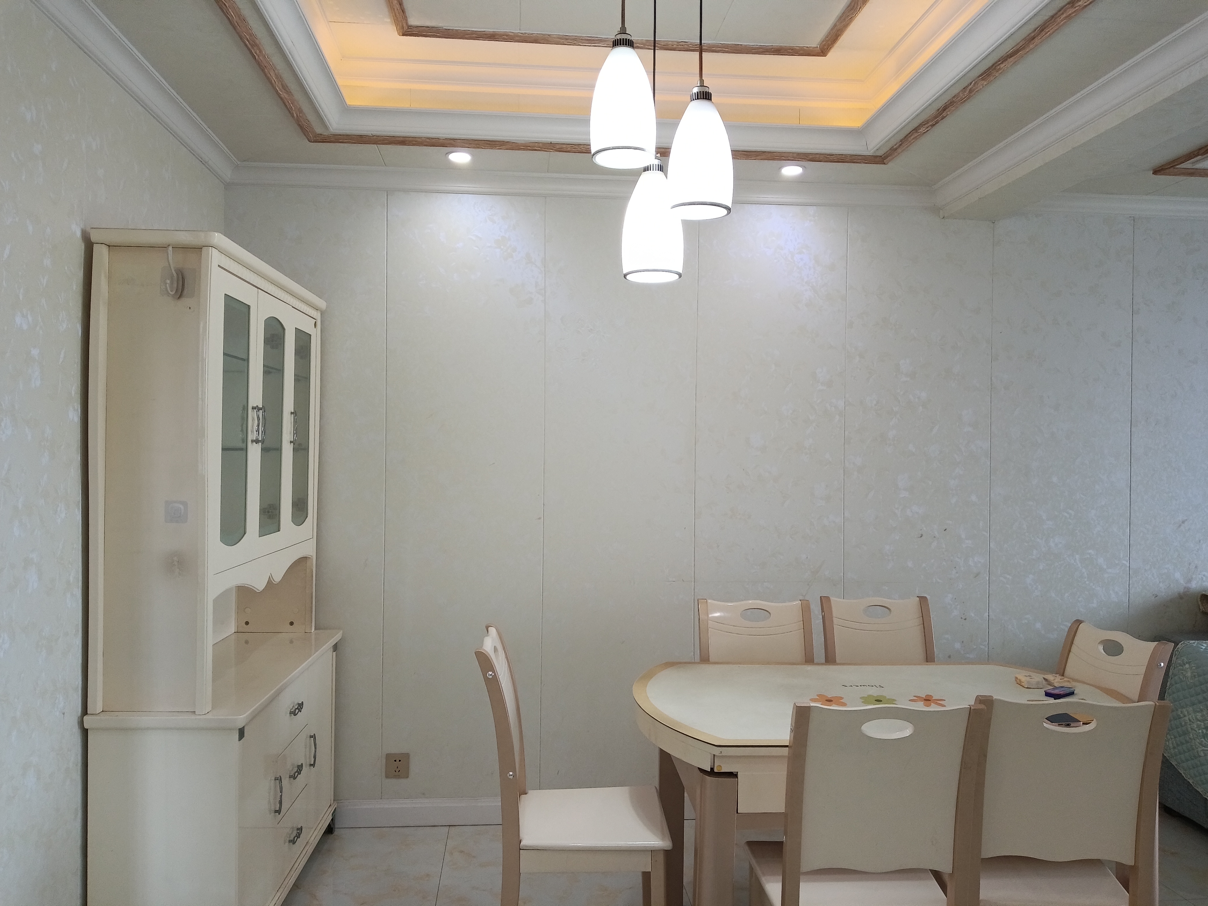 天嘉翰廷 3室2厅1卫 2100.0元/月 天嘉翰廷 3室2厅1卫 2100.0元/月室内图