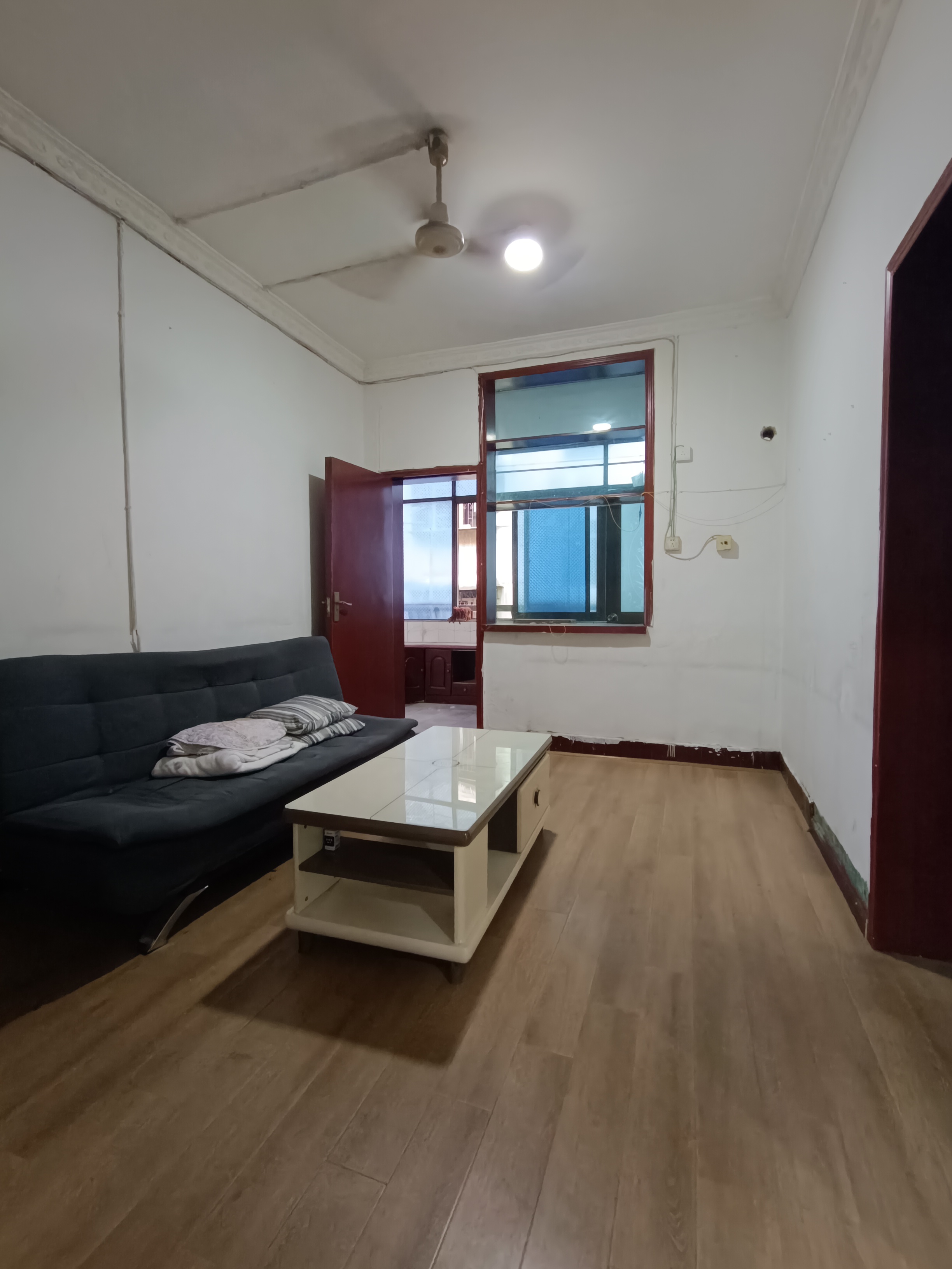 警苑小区 3室1厅1卫 1000.0元/月 警苑小区 3室1厅1卫 1000.0元/月室内图