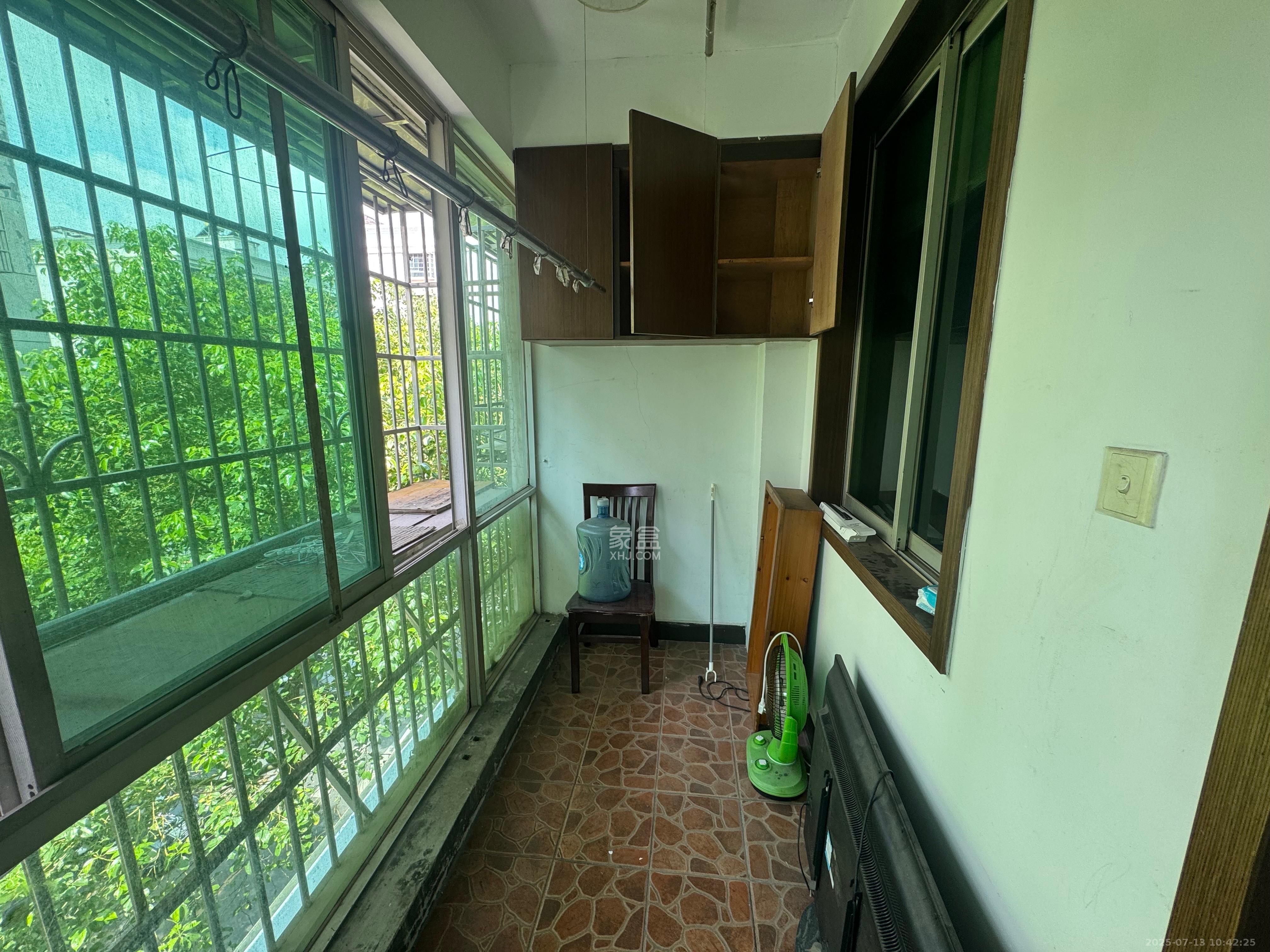 中南汽车世界  2室1厅1卫    1250.0元/月 中南汽车世界  2室1厅1卫    1250.0元/月室内图