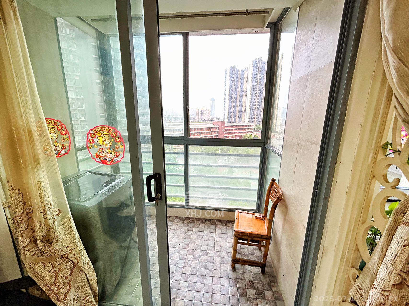 滨江君悦香邸  3室2厅2卫    2600.0元/月室内图