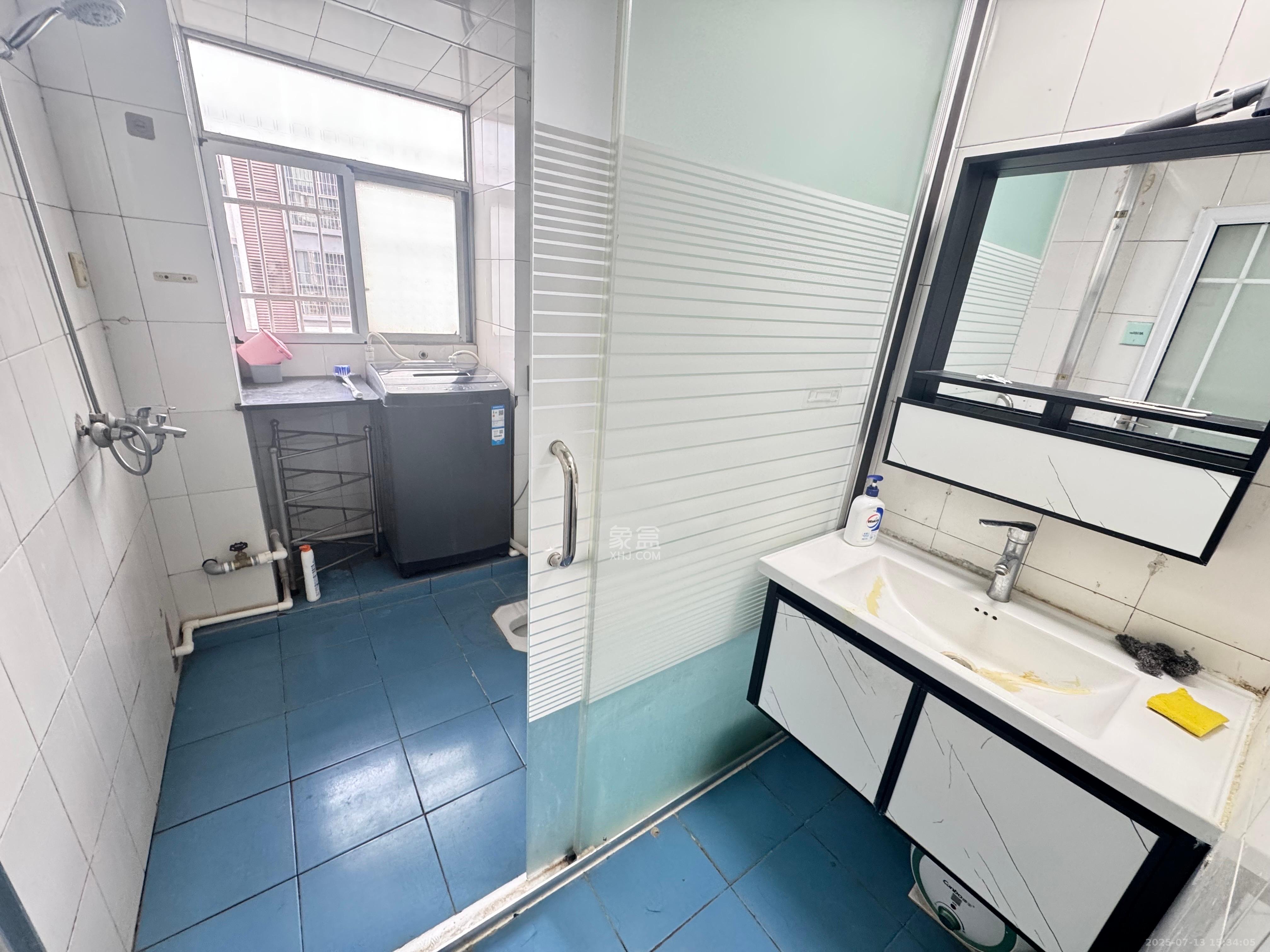 下碧湘街散盘 3室2厅1卫 3000.0元/月 下碧湘街散盘 3室2厅1卫 3000.0元/月室内图