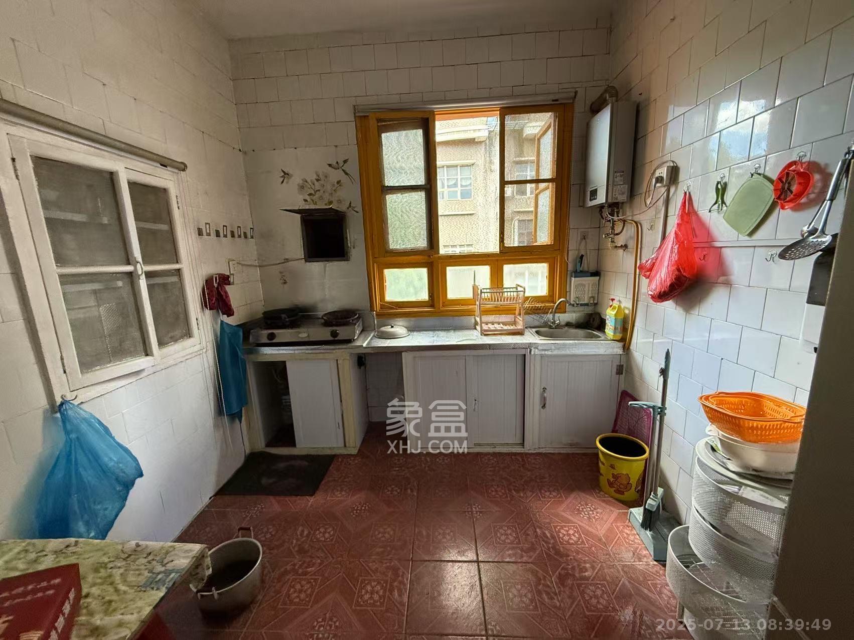 湘粮机械厂宿舍 2室2厅1卫 1600.0元/月 湘粮机械厂宿舍 2室2厅1卫 1600.0元/月室内图