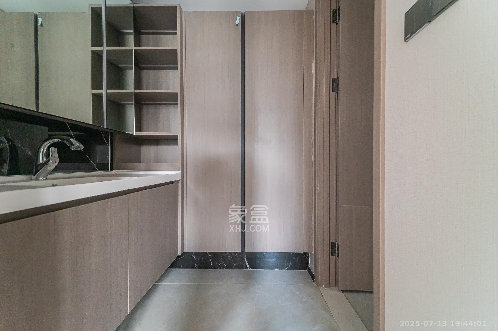 万科松湖天地 4室2厅2卫 227.0万 万科松湖天地 4室2厅2卫 227.0万其他