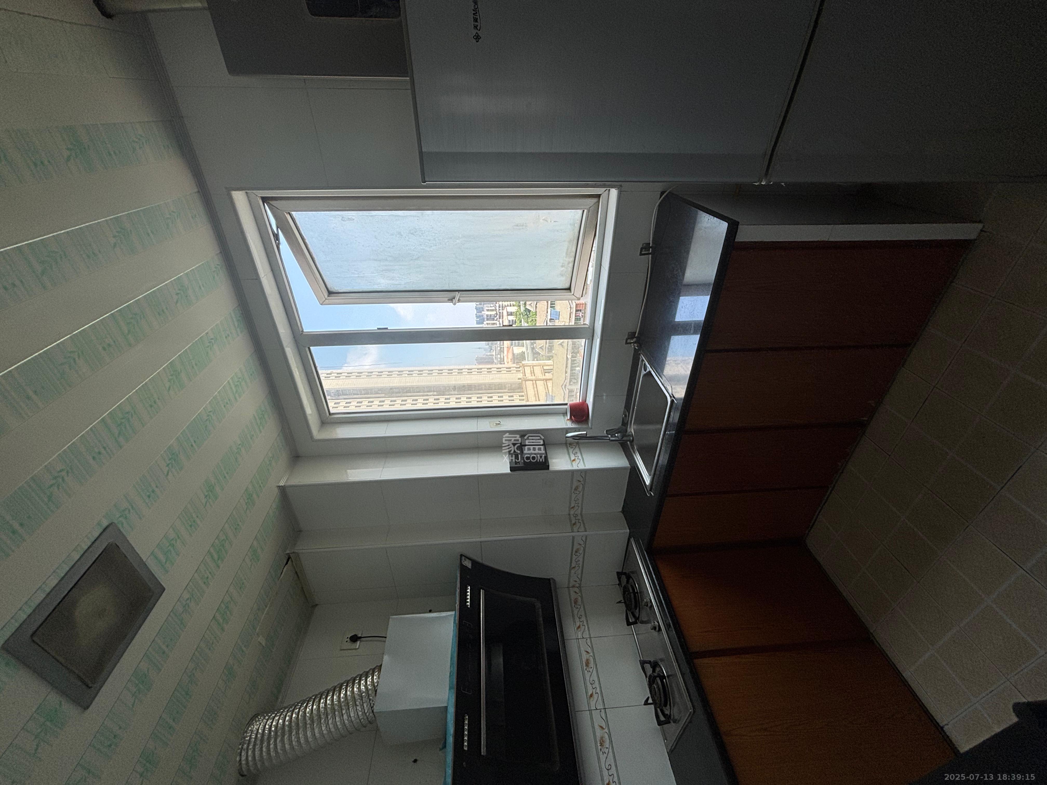 一品嘉庭 3室2厅1卫 2400.0元/月 一品嘉庭 3室2厅1卫 2400.0元/月室内图