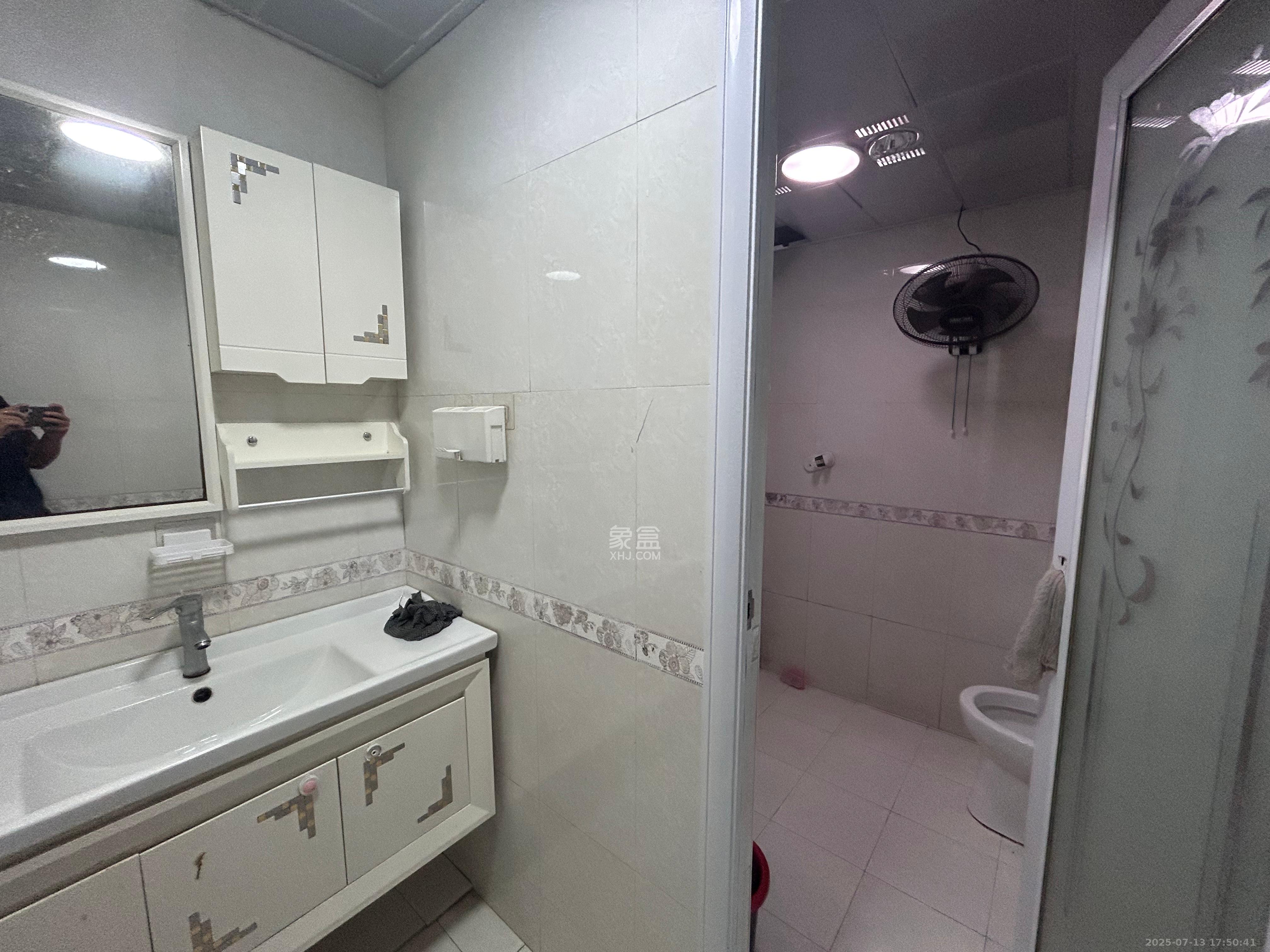 怡海星城 2室2厅1卫 1600.0元/月 怡海星城 2室2厅1卫 1600.0元/月室内图