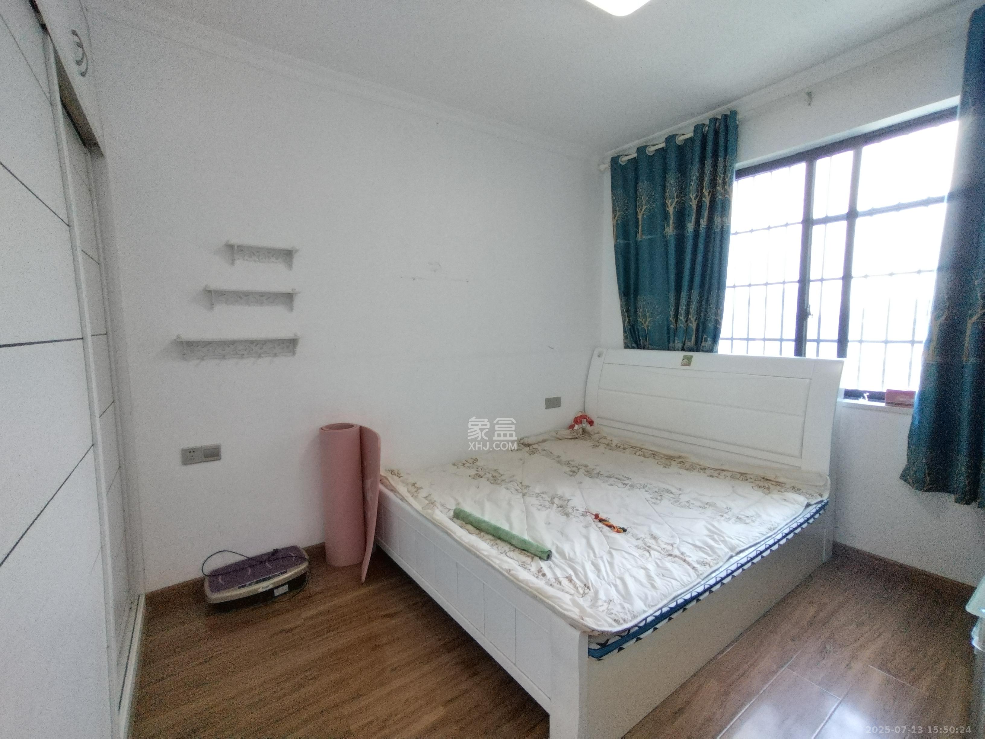 滨江海棠湾  4室2厅1卫   2300.00元/月室内图