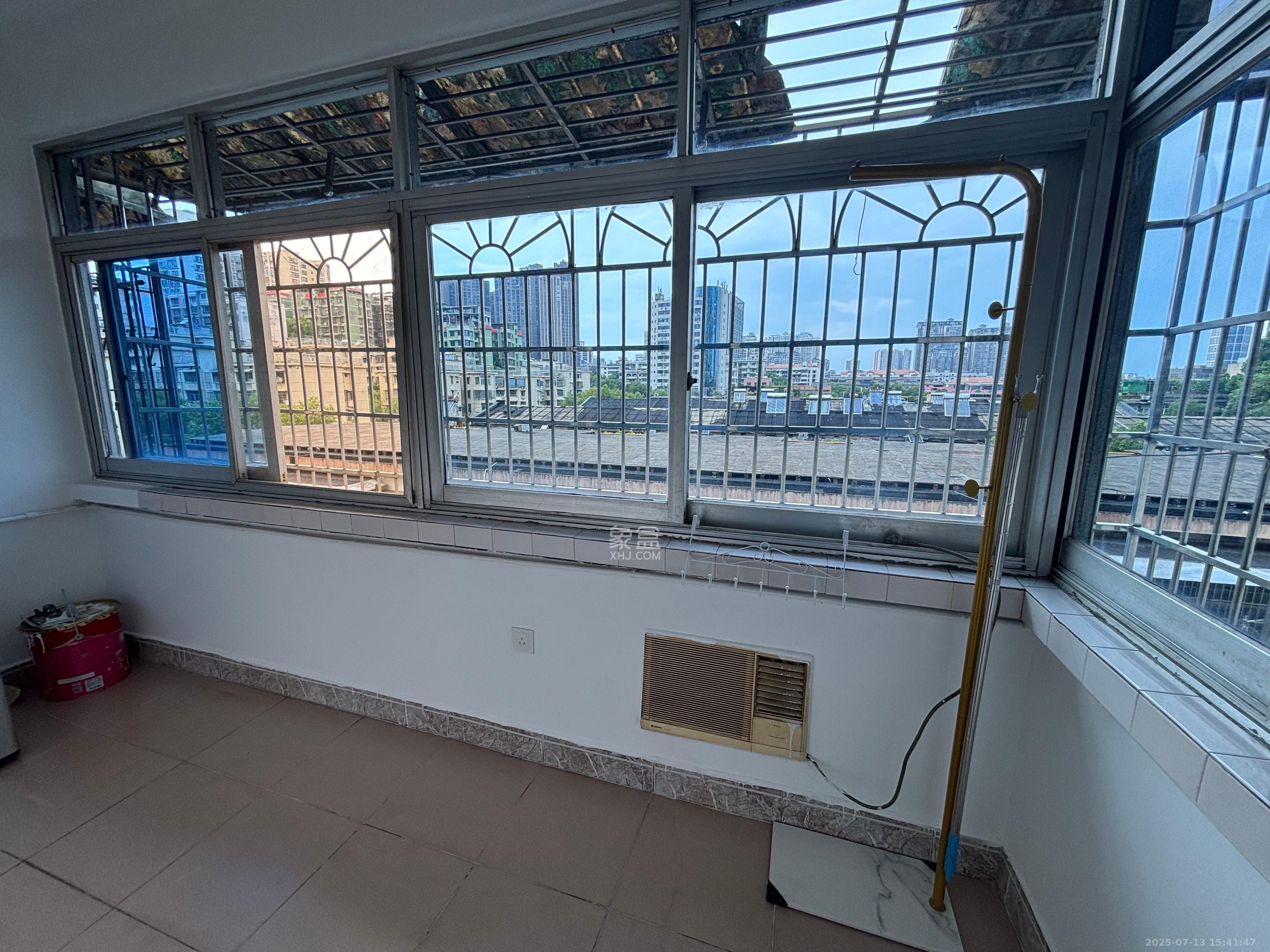 安居楼  1室1厅1卫    1200.0元/月 安居楼  1室1厅1卫    1200.0元/月室内图