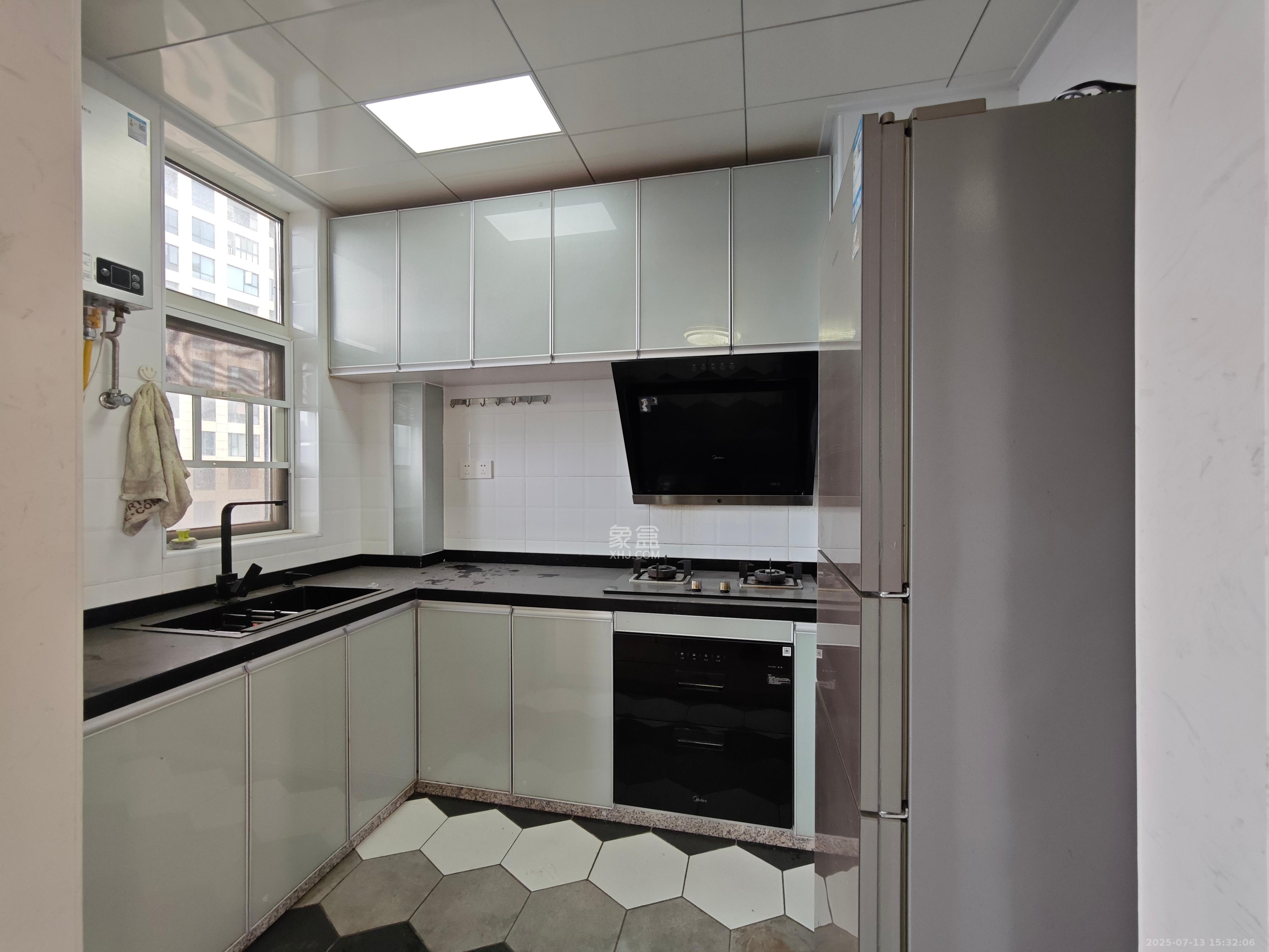 五矿万境水岸五期(五矿万境水岸文苑)  3室2厅1卫    2300.0元/月 五矿万境水岸五期(五矿万境水岸文苑)  3室2厅1卫    2300.0元/月室内图