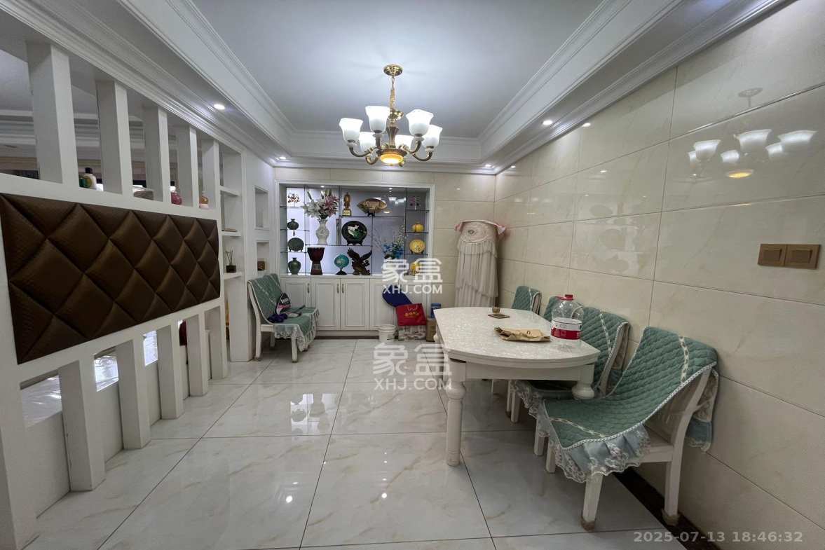 珠江东方明珠(新地东方明珠)三期  3室2厅2卫    2100.0元/月 珠江东方明珠(新地东方明珠)三期  3室2厅2卫    2100.0元/月室内图