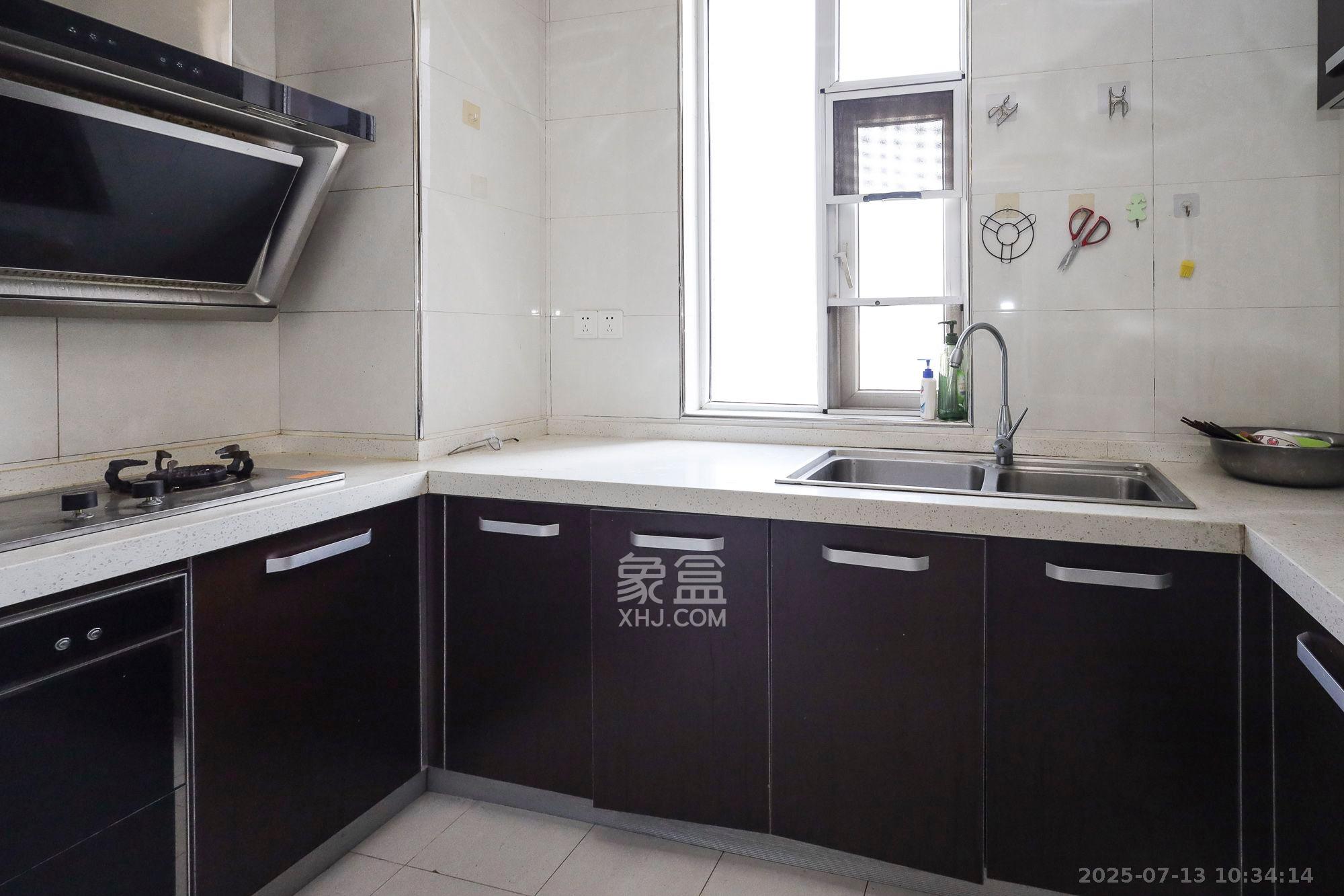 湘瑞嘉园  2室2厅1卫    2100.0元/月 湘瑞嘉园  2室2厅1卫    2100.0元/月室内图