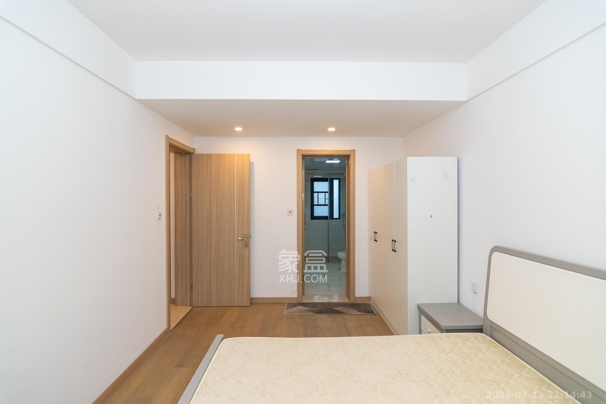 新城国际花都 3室2厅2卫 63.8万 新城国际花都 3室2厅2卫 63.8万卧室