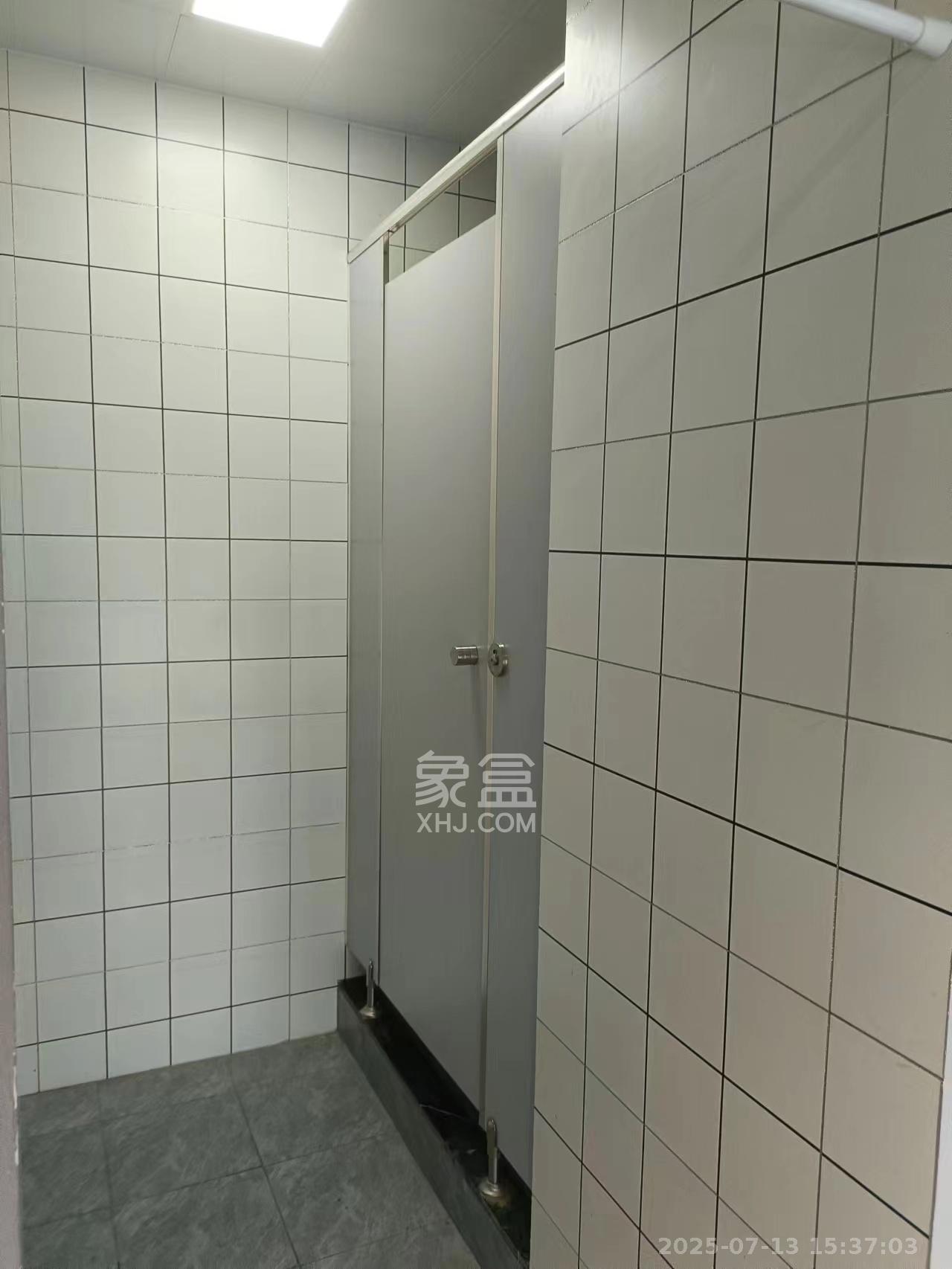 奥克斯滨仕花园(奥克斯洋湖广场/奥克斯中心)  1室1厅1卫    3600.0元/月 奥克斯滨仕花园(奥克斯洋湖广场/奥克斯中心)  1室1厅1卫    3600.0元/月室内图