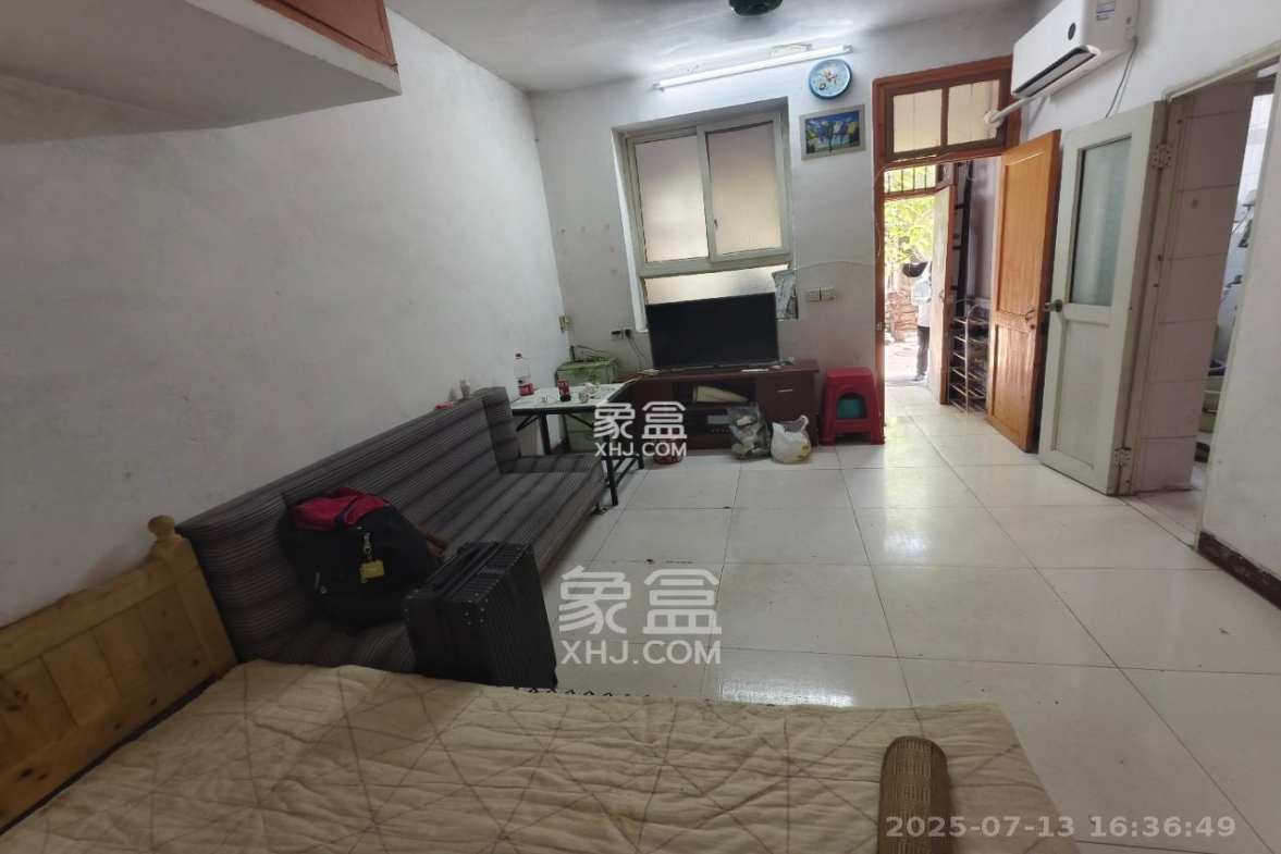 长沙铬盐厂单位宿舍 1室1厅1卫 1100.0元/月 长沙铬盐厂单位宿舍 1室1厅1卫 1100.0元/月室内图