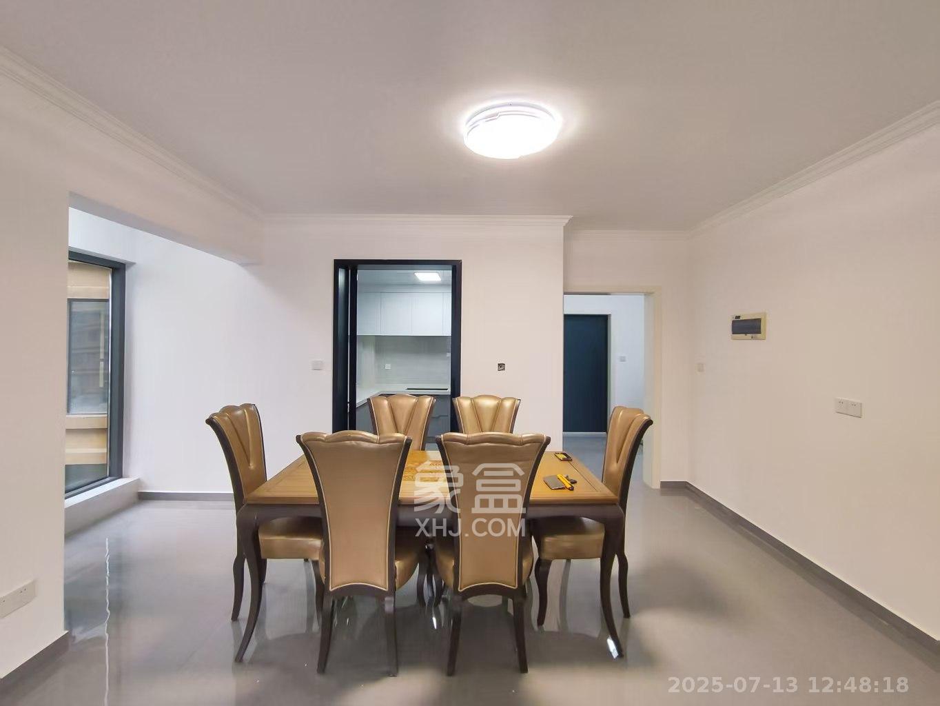 润和紫郡一期  5室2厅2卫    3200.0元/月 润和紫郡一期  5室2厅2卫    3200.0元/月室内图