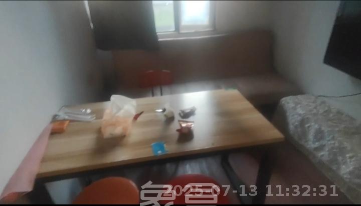 郡原广场  1室1厅1卫   1600.00元/月室内图