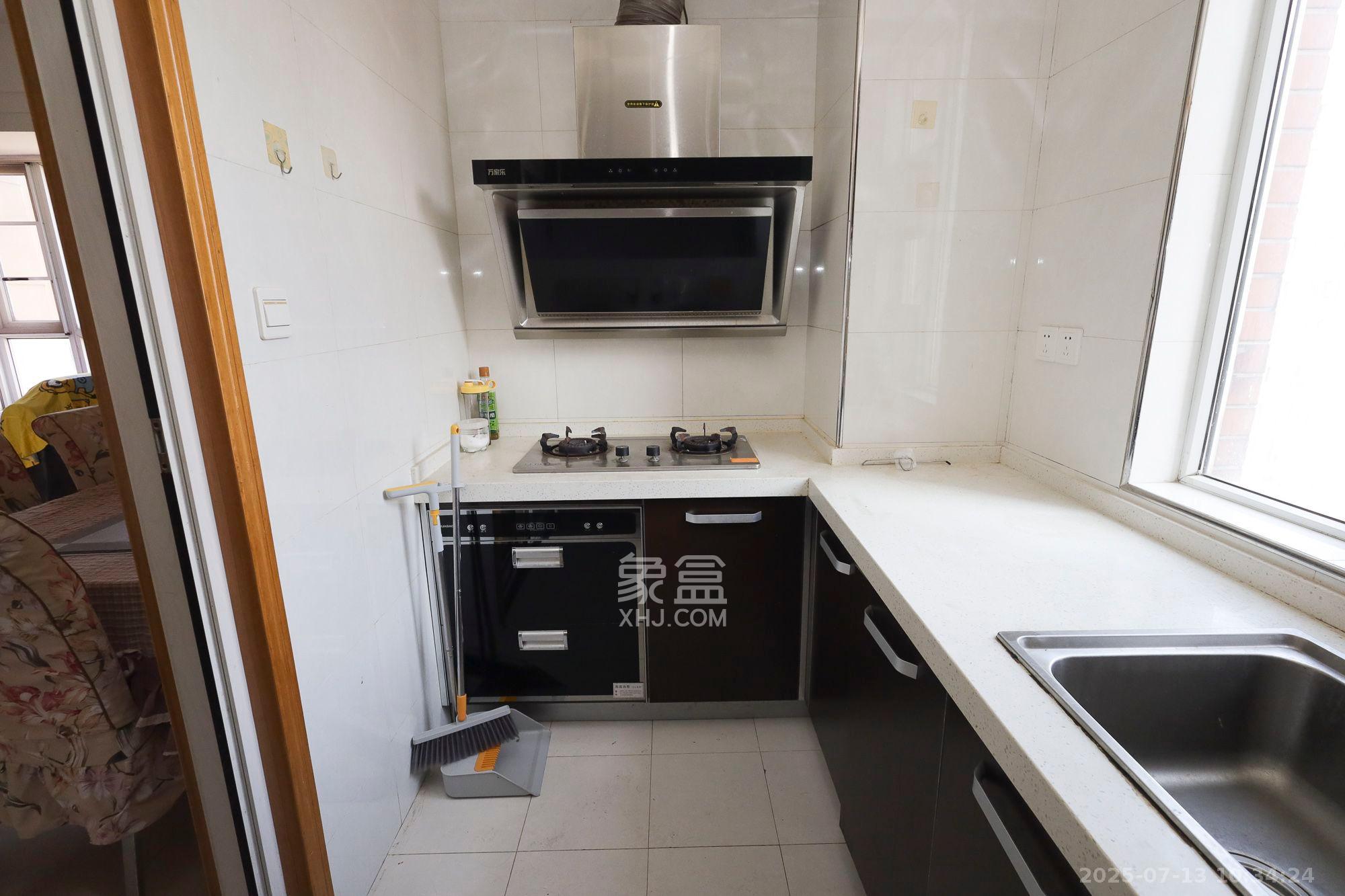 湘瑞嘉园  2室2厅1卫    2100.0元/月 湘瑞嘉园  2室2厅1卫    2100.0元/月室内图