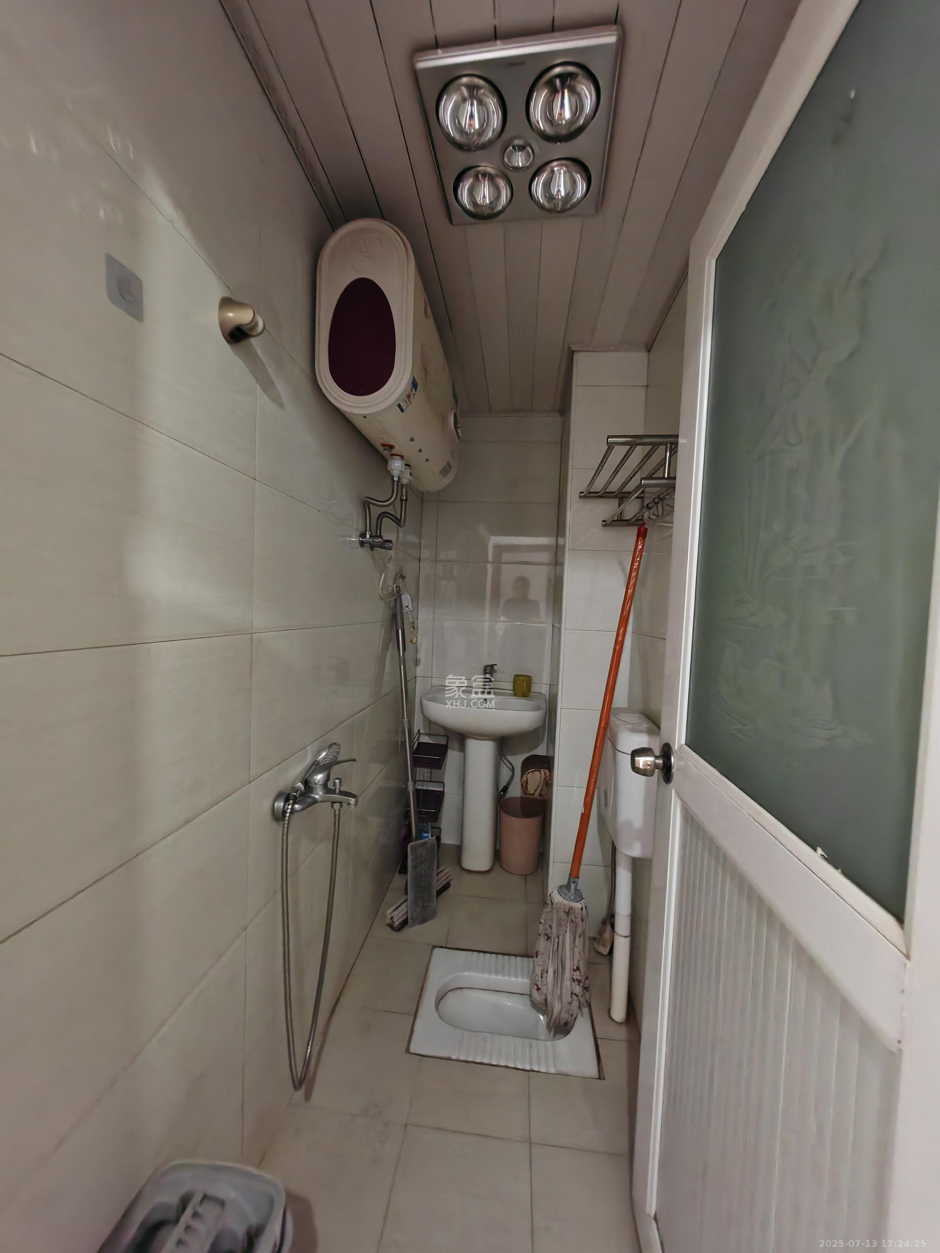 金鹰机电大市场  2室1厅1卫    900.0元/月室内图