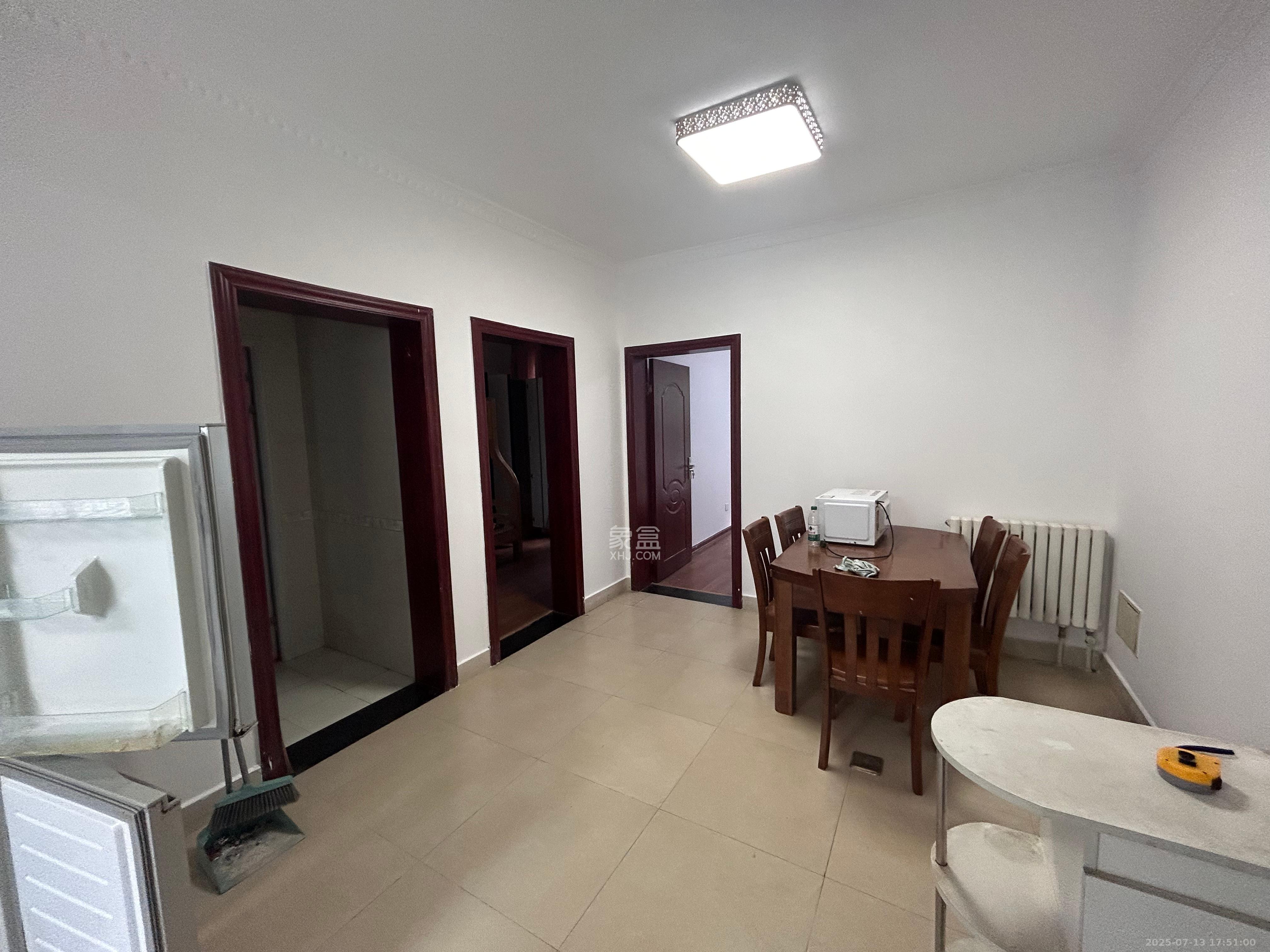 怡海星城 2室2厅1卫 1600.0元/月 怡海星城 2室2厅1卫 1600.0元/月室内图