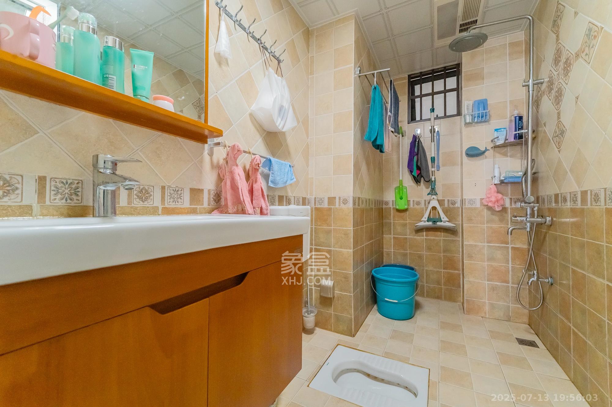 星湖湾一期高层 4室2厅2卫 120.0万 星湖湾一期高层 4室2厅2卫 120.0万卫生间